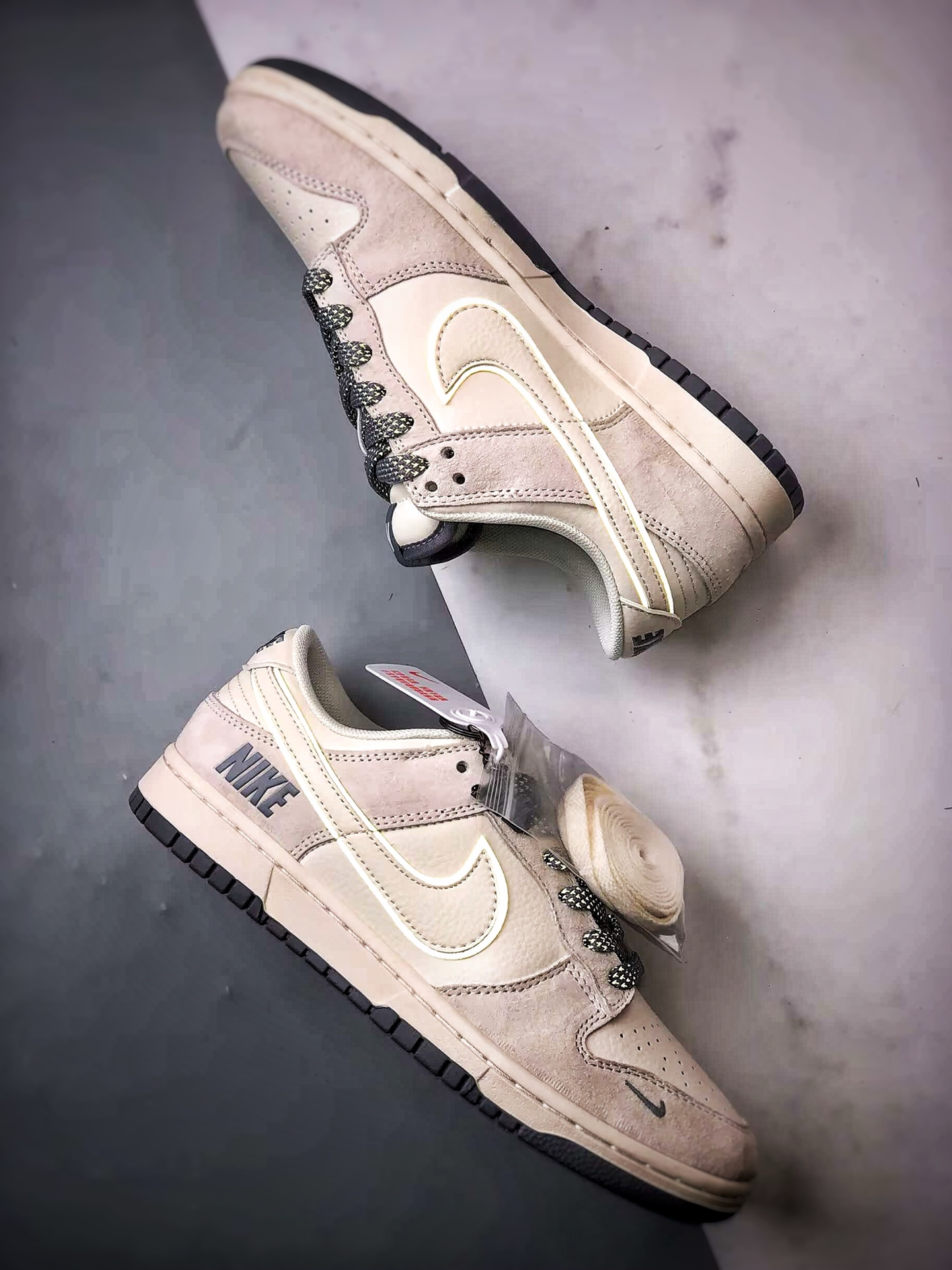 NK Dunk Low Retro ”DIY高端定制” NK米白灰反光 低帮休闲运动板鞋  BB7518-022