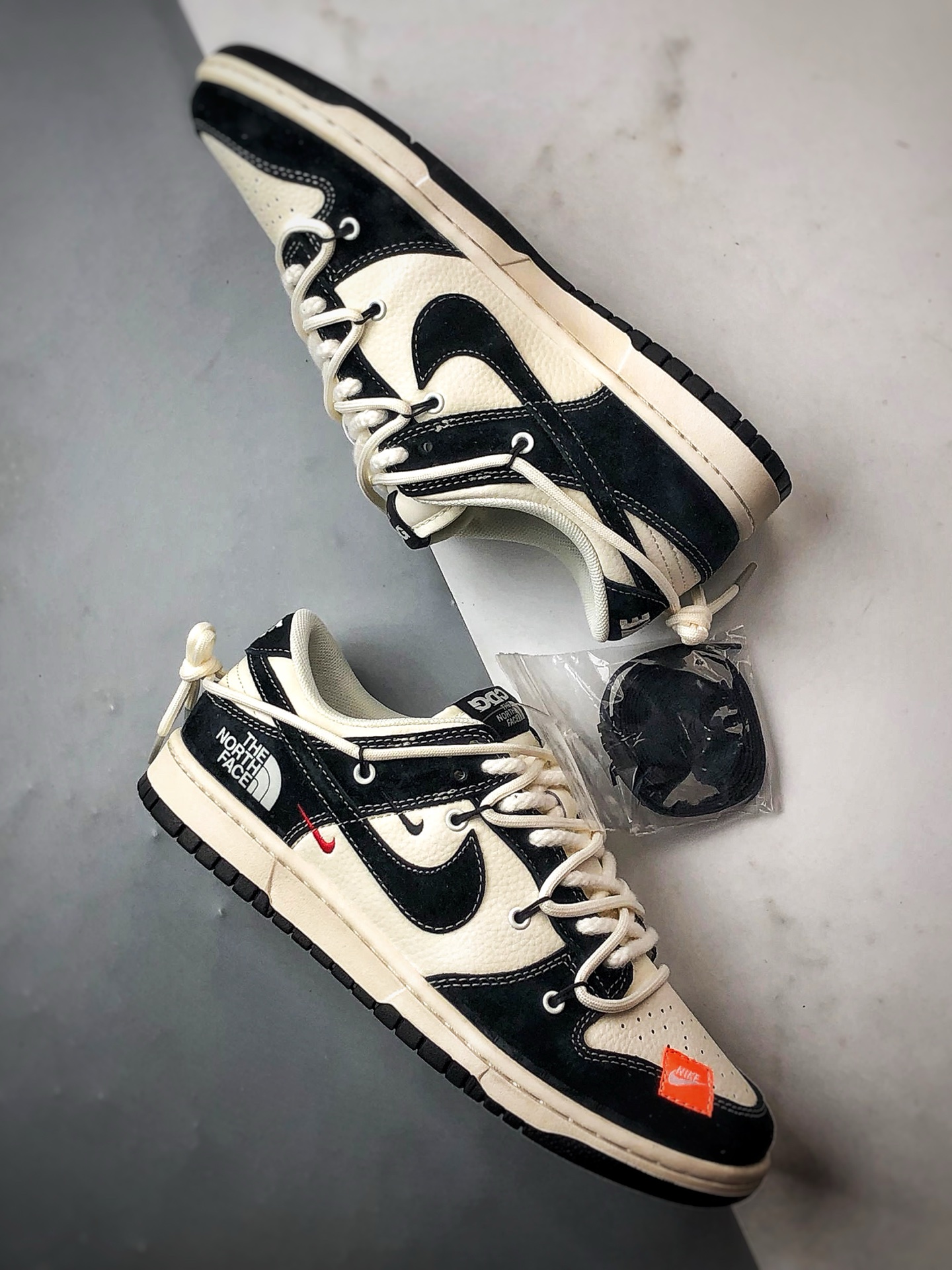 NK Dunk Low Retro ”DIY高端定制” 北面米白黑解构绑带 低帮休闲运动板鞋  YX5066-256