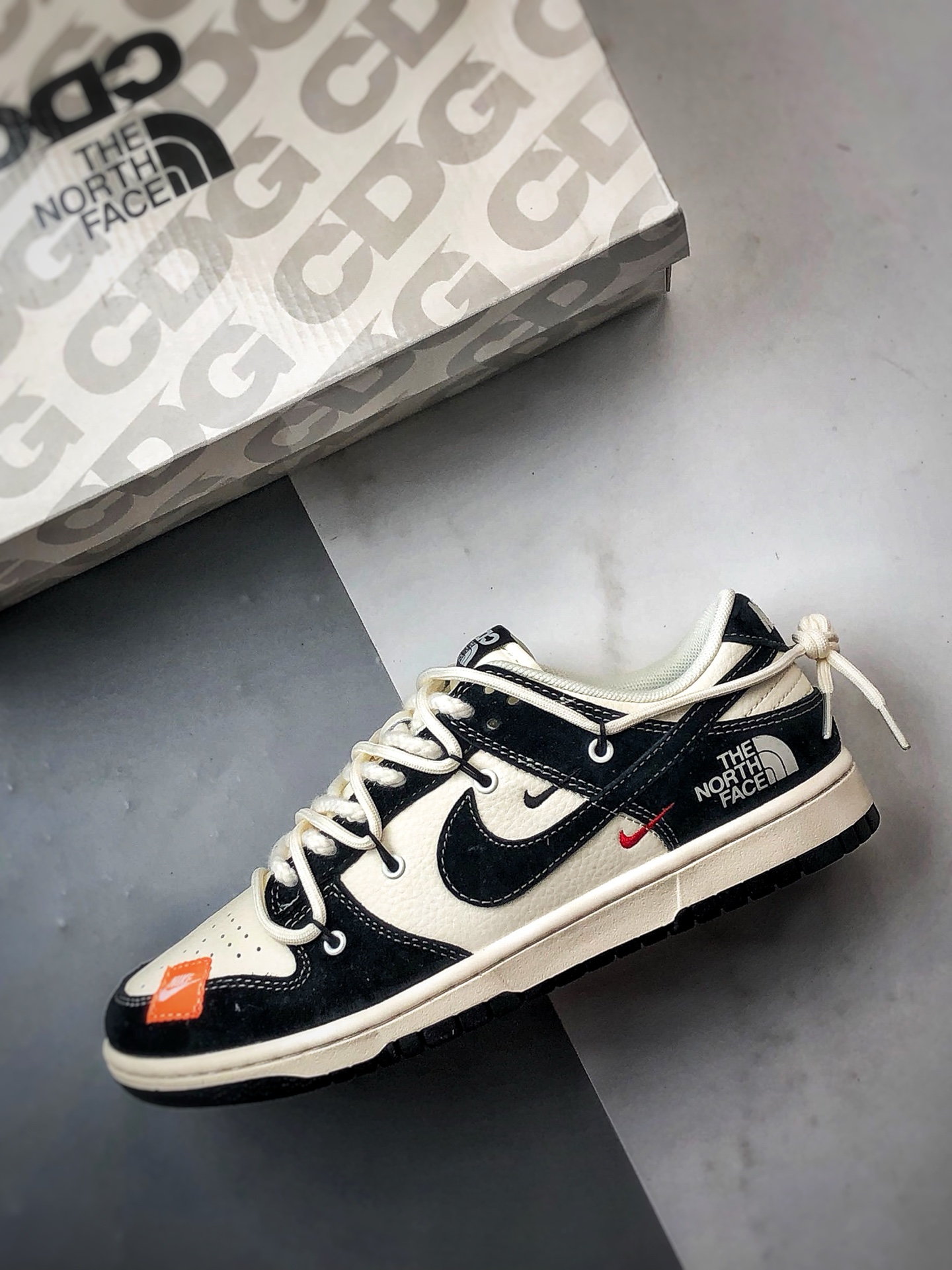 NK Dunk Low Retro ”DIY高端定制” 北面米白黑解构绑带 低帮休闲运动板鞋  YX5066-256