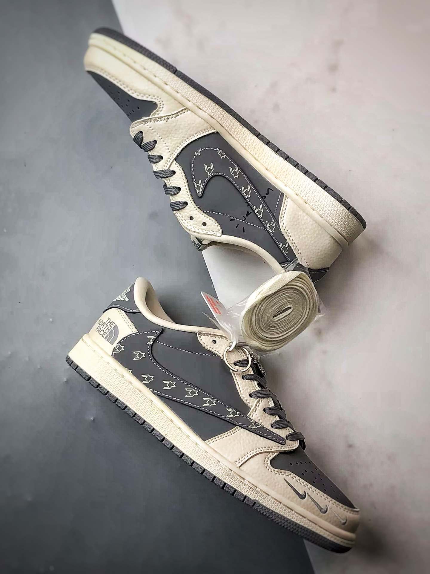 Air Jordan 1 Low OG ”高端定制” 北面米白灰印花倒钩 XS2024-011
