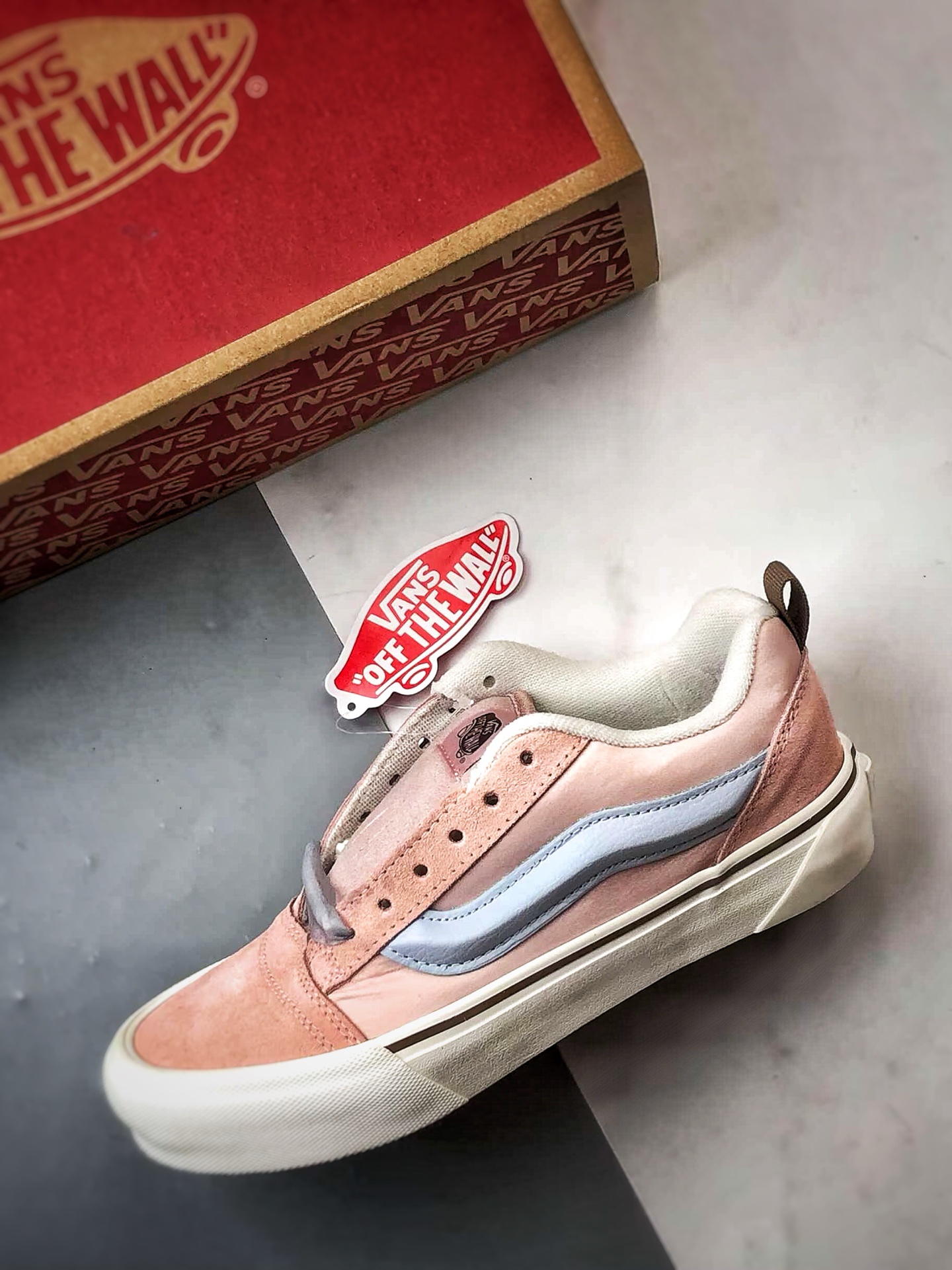 140 Vans Knu Skool 丝绸粉紫 万斯官方 复古休闲低帮面包鞋  肥胖版立体大Logo 男女同款  VN000D75F94