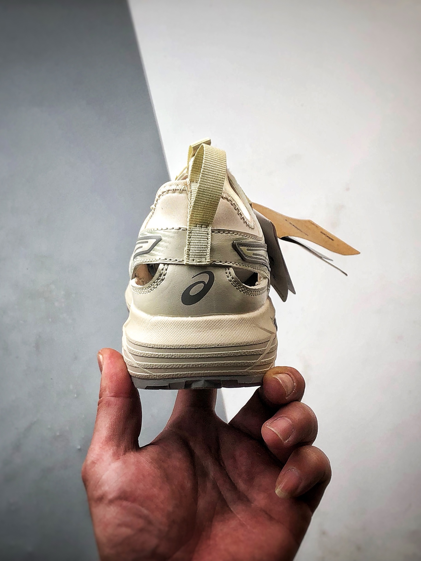 200 Asics Gel-Sonoma 米白 户外运动徒步溯溪凉鞋