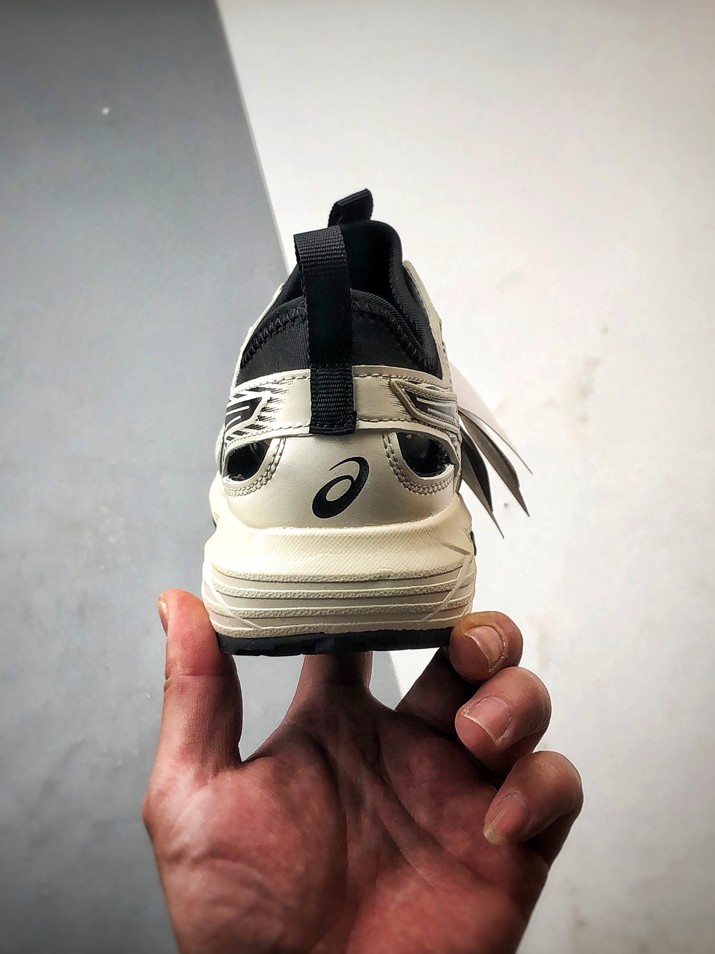 200 Asics Gel-Sonoma 米黑 户外运动徒步溯溪凉鞋