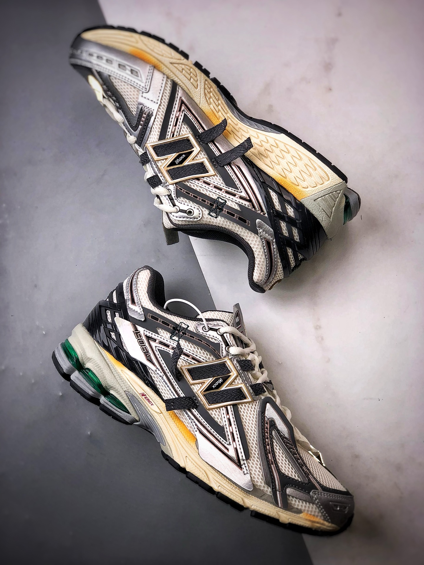 240 New Balance 1906 解构灰银 复古潮流休闲运动慢跑鞋  M1906AD