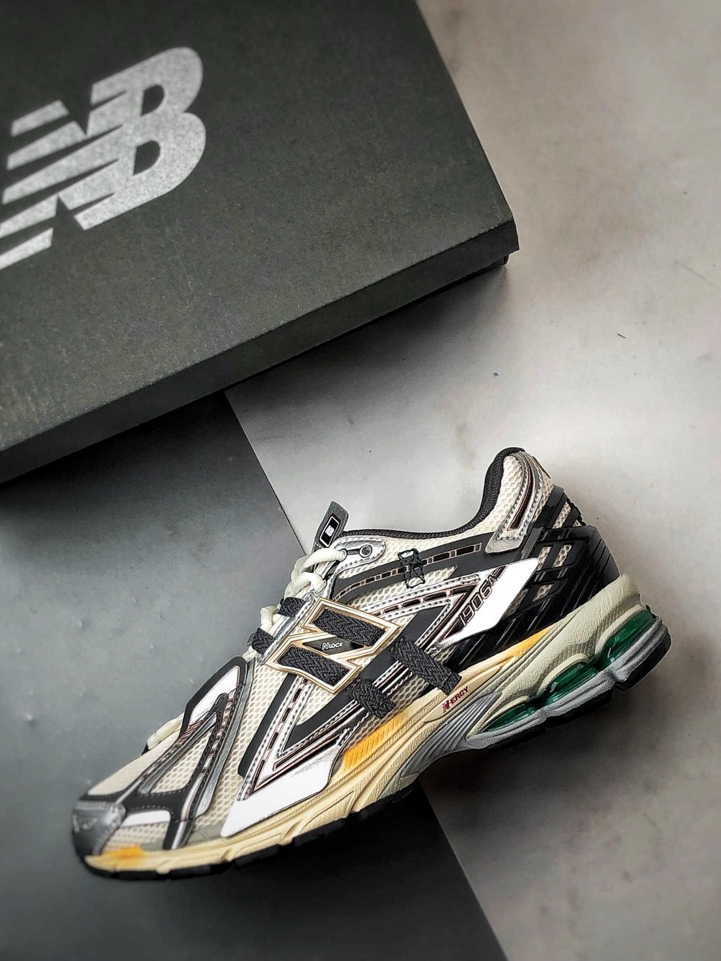 240 New Balance 1906 解构灰银 复古潮流休闲运动慢跑鞋  M1906AD
