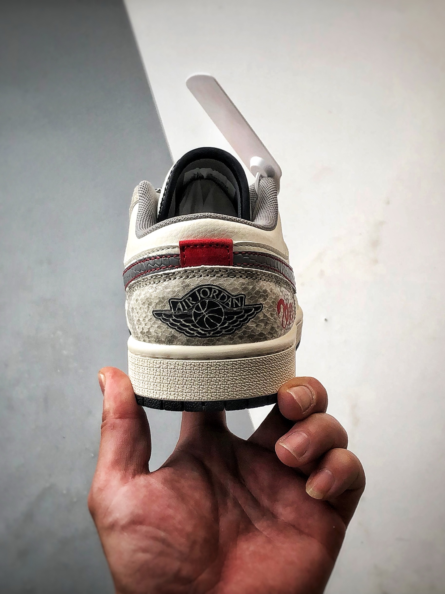 290 Air Jordan 1 Low OG ”高端定制” 蛇年米白灰蛇纹   SJ9950-054