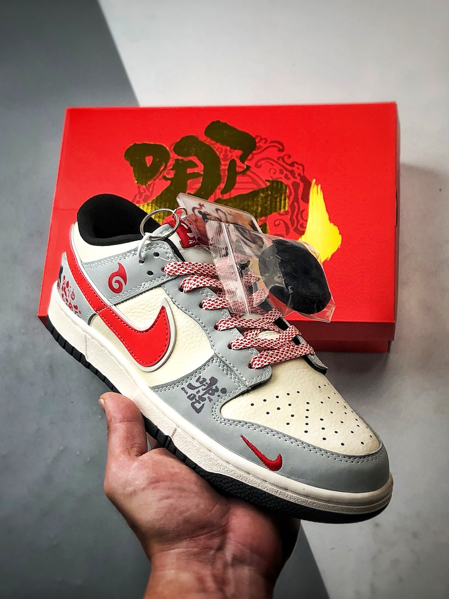 290 NK Dunk Low Retro ”DIY高端定制” 哪吒米灰红 低帮休闲运动板鞋   LW1818-113