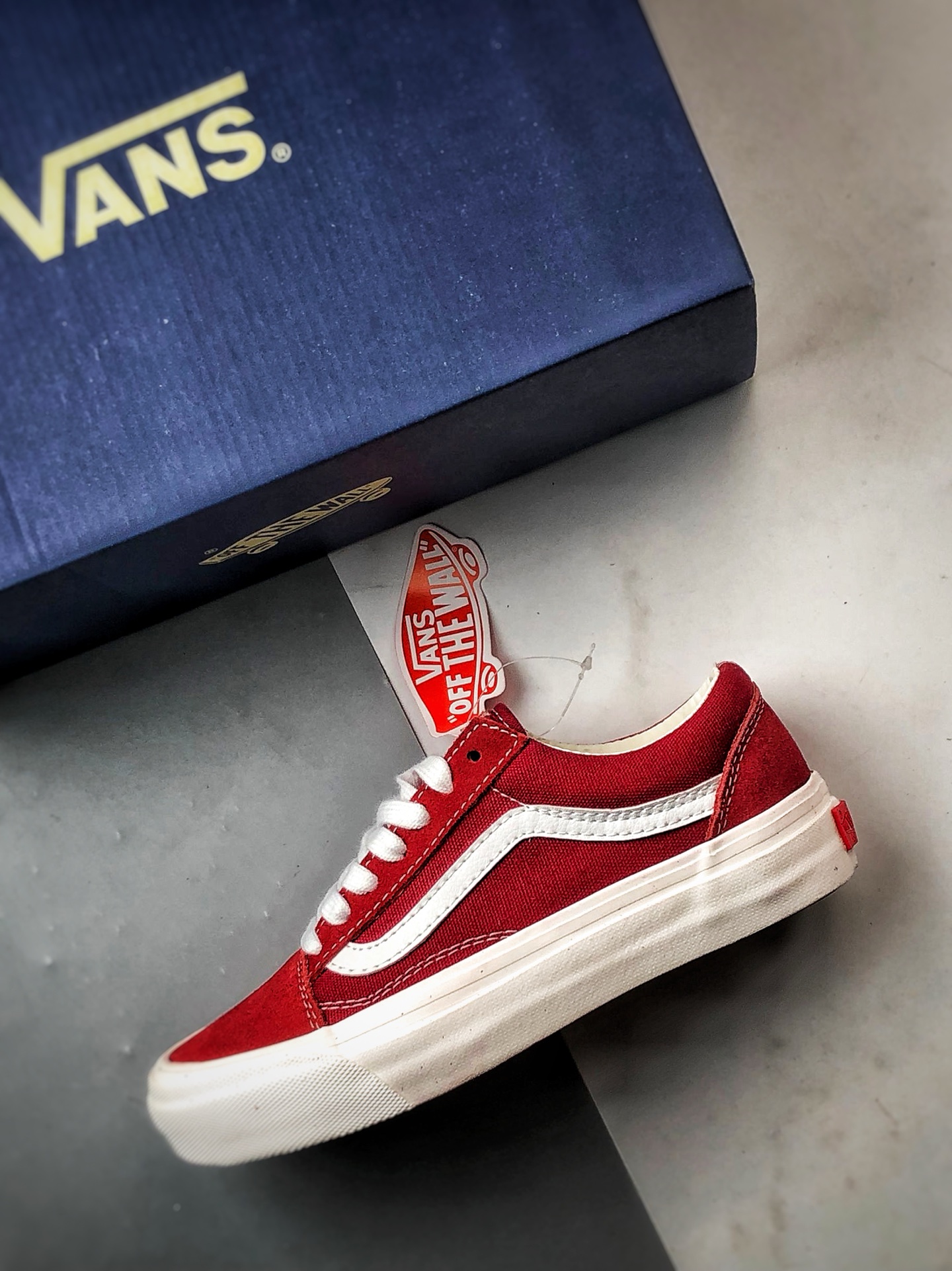 150 Vans Premium Old Skool 红色 万斯高阶系列 重回复古街头巅峰  VN000D569I