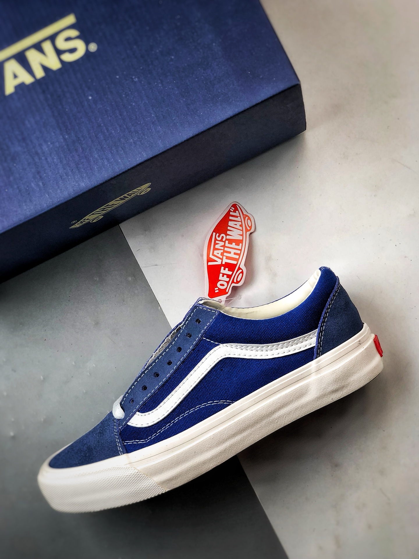 170 Vans Premium Old Skool 蓝色 万斯高阶系列  VN000D560QY 尺码：35 36 36.5 37 38 38.5 39 40 40.5 41 42 42.5 43 44