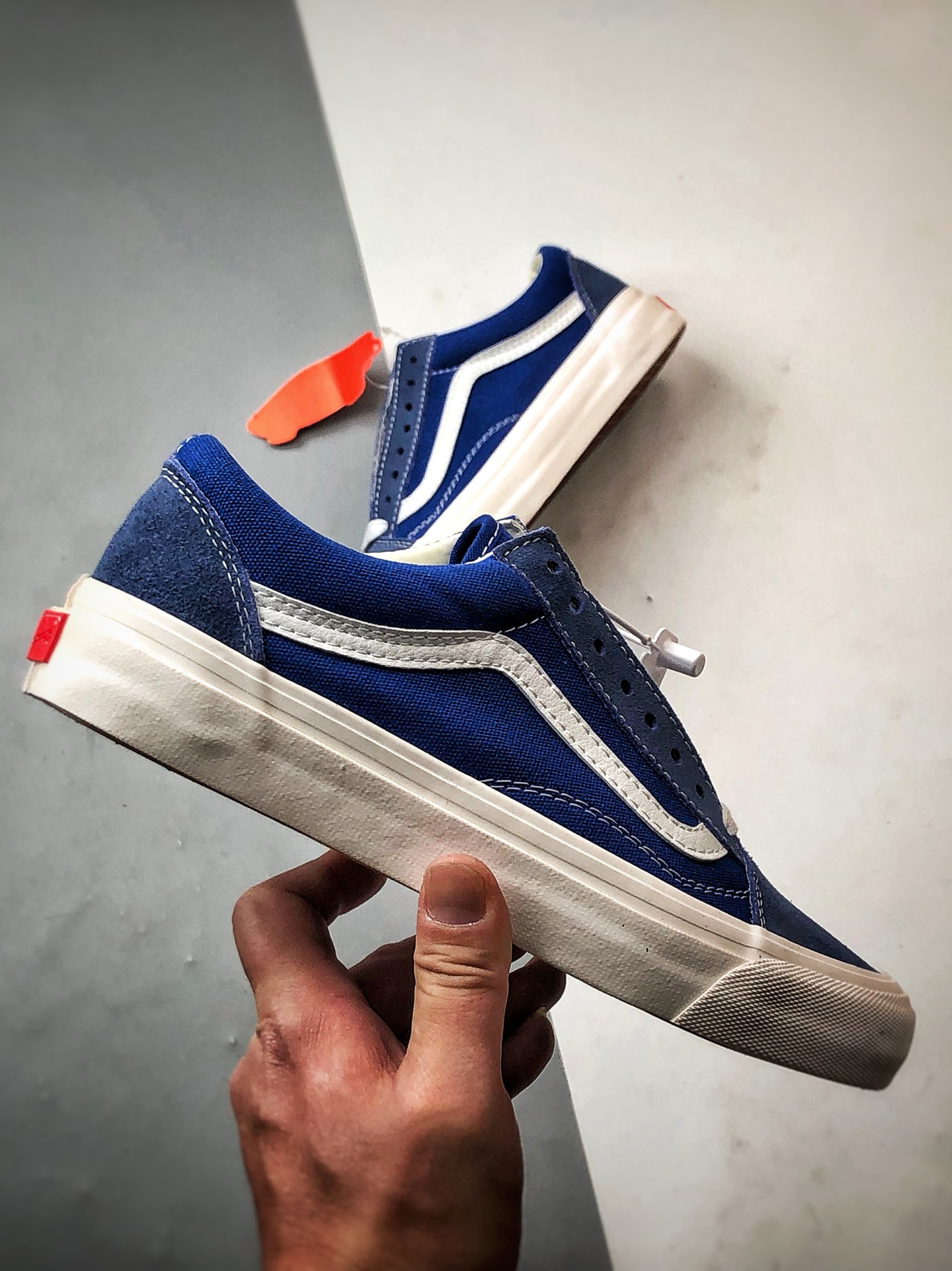 170 Vans Premium Old Skool 蓝色 万斯高阶系列  VN000D560QY 尺码：35 36 36.5 37 38 38.5 39 40 40.5 41 42 42.5 43 44