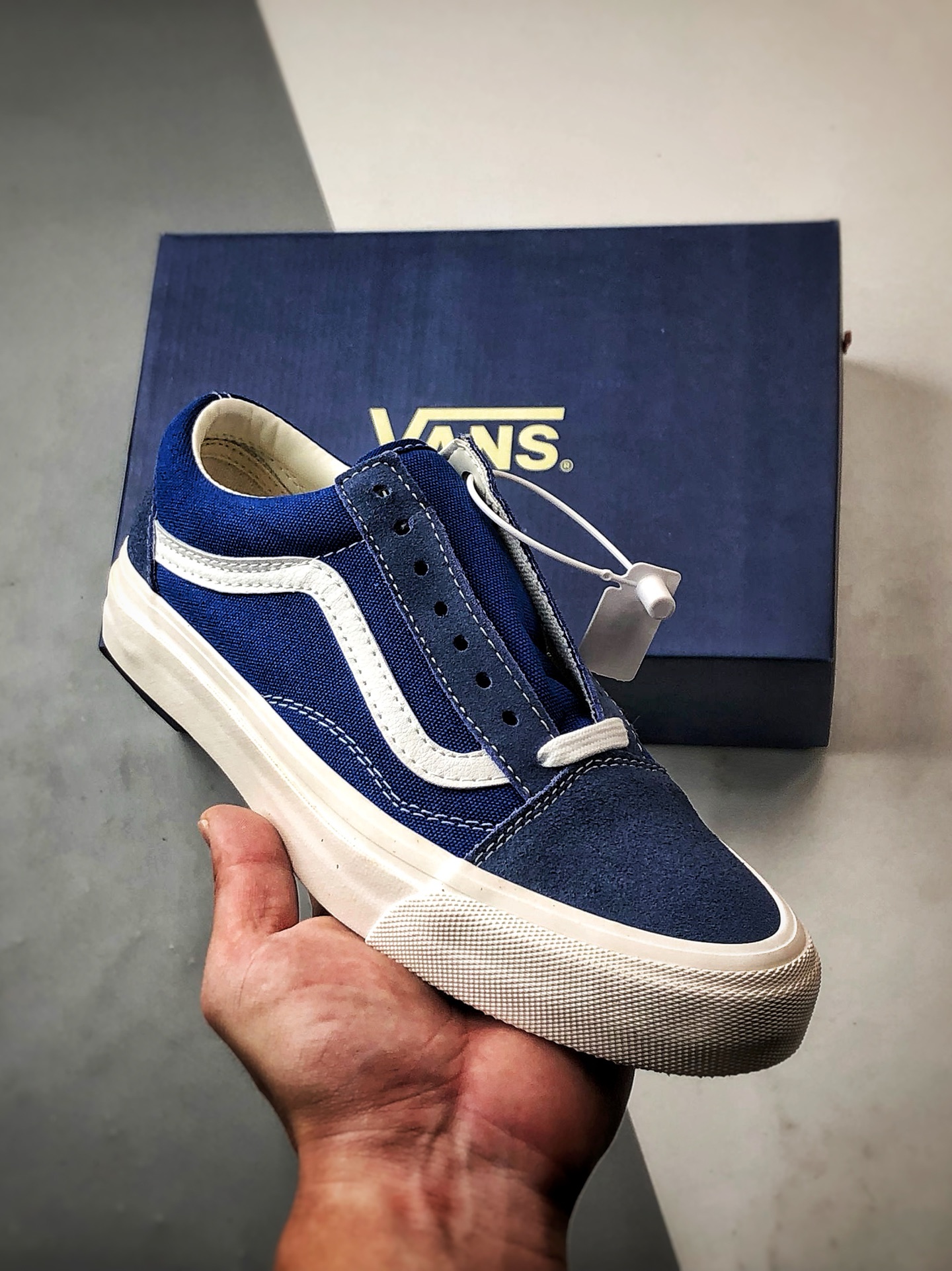 170 Vans Premium Old Skool 蓝色 万斯高阶系列  VN000D560QY 尺码：35 36 36.5 37 38 38.5 39 40 40.5 41 42 42.5 43 44