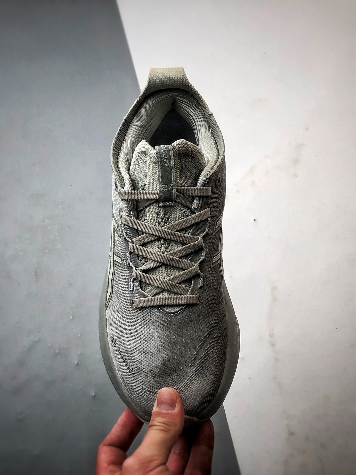 210 Asics Gel-Nimbus 27 灰色 亚瑟士27代舒适轻盈休闲跑步鞋