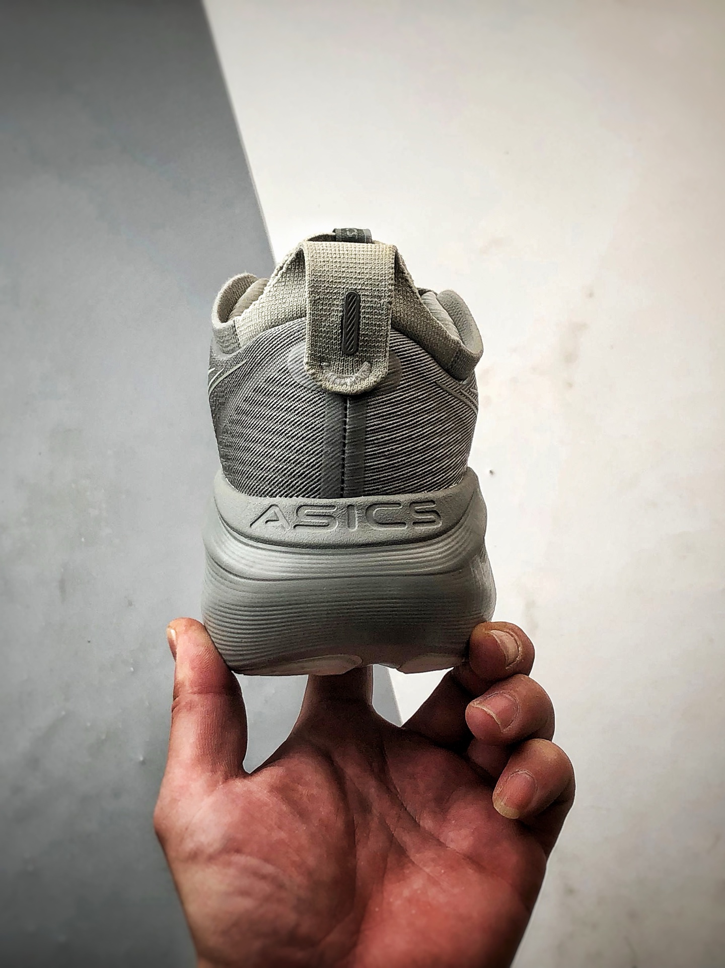 210 Asics Gel-Nimbus 27 灰色 亚瑟士27代舒适轻盈休闲跑步鞋
