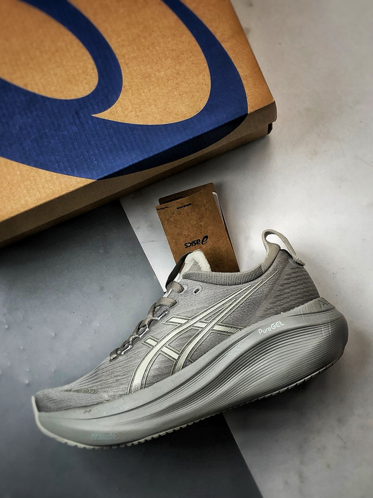 210 Asics Gel-Nimbus 27 灰色 亚瑟士27代舒适轻盈休闲跑步鞋