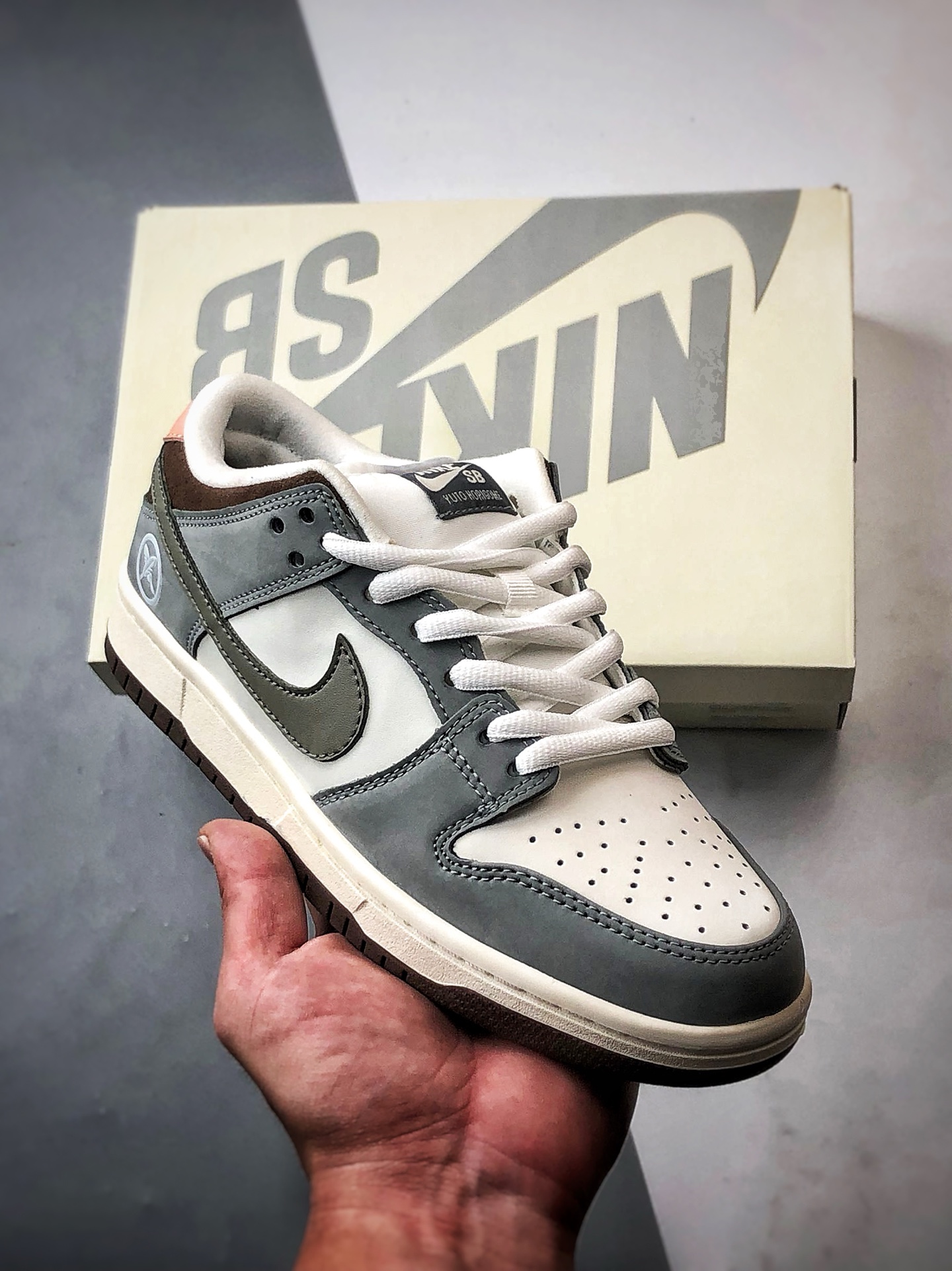 260 Yuto Horigome x NK SB Dunk Low 联名飞羽灰白 低帮休闲运动板鞋   FQ1180-001
