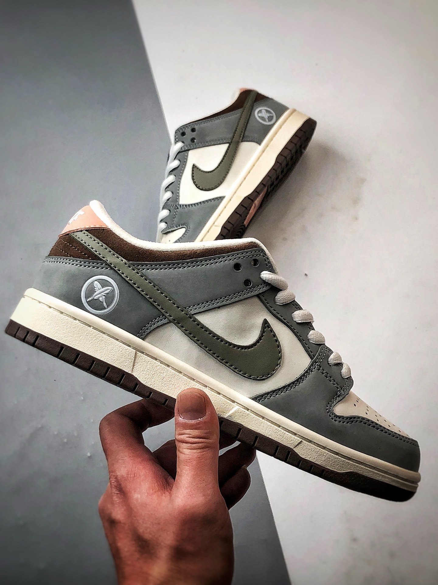 260 Yuto Horigome x NK SB Dunk Low 联名飞羽灰白 低帮休闲运动板鞋   FQ1180-001