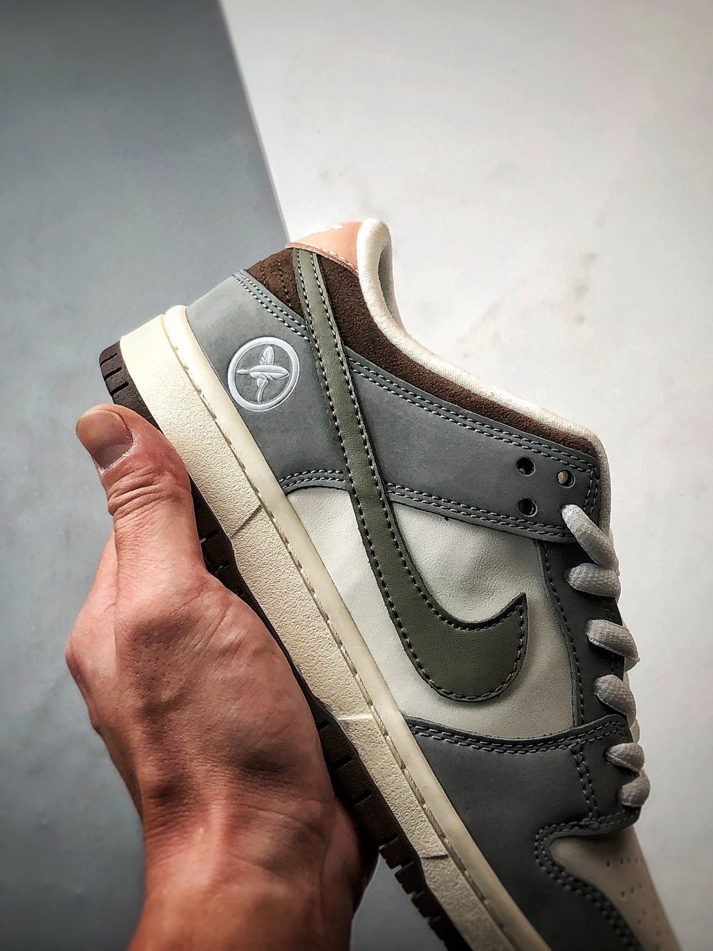 260 Yuto Horigome x NK SB Dunk Low 联名飞羽灰白 低帮休闲运动板鞋   FQ1180-001