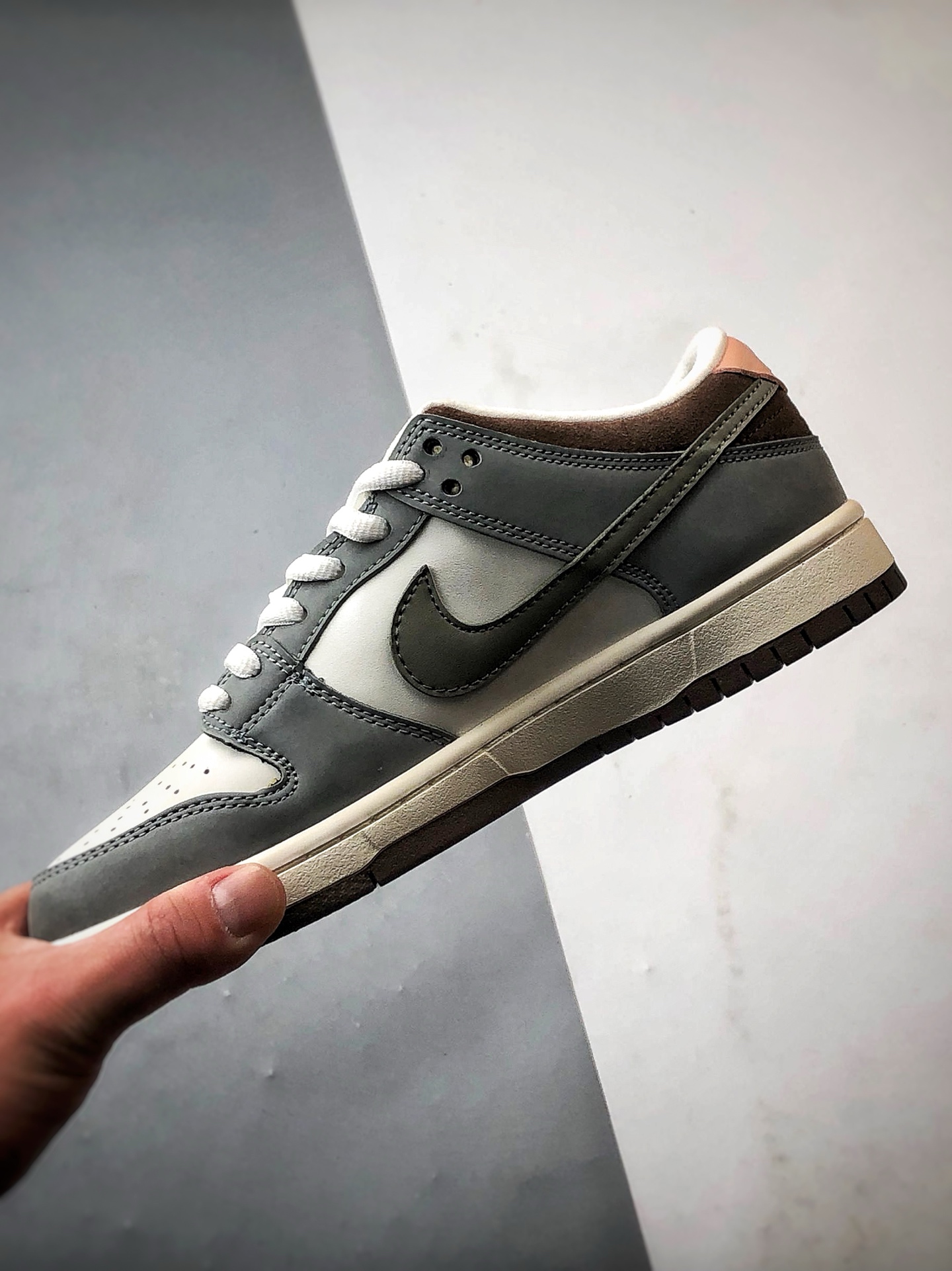 260 Yuto Horigome x NK SB Dunk Low 联名飞羽灰白 低帮休闲运动板鞋   FQ1180-001