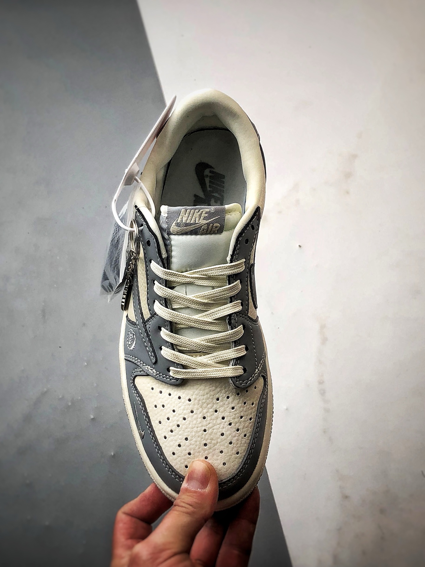 290 Air Jordan 1 Low OG ”高端定制” 斯图西米白灰印字倒钩  LD2025-001