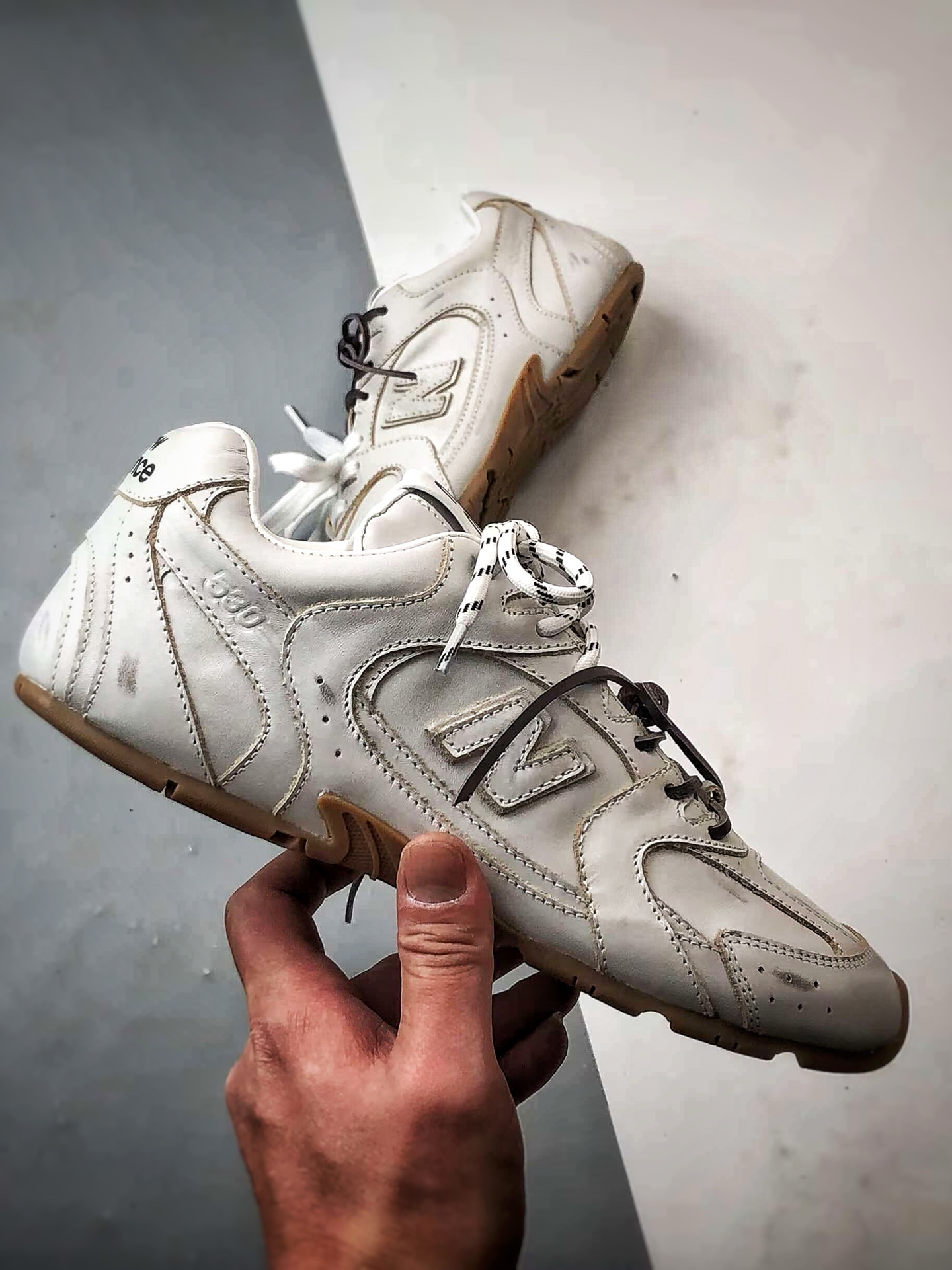 370 MiuMiu/缪缪 x New Balance 530 做旧白棕 联名复古运动休闲阿甘德训鞋 平底鞋