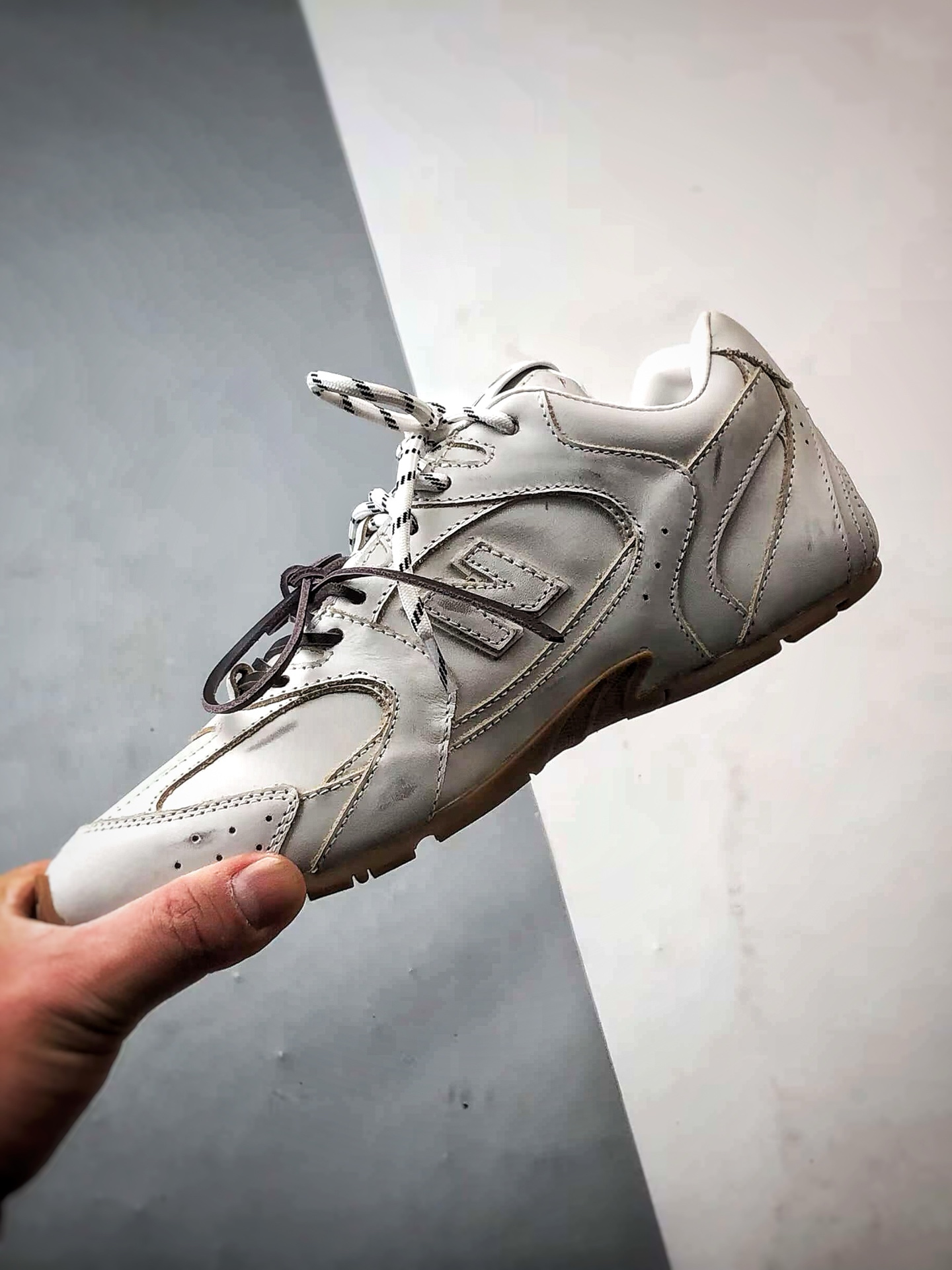 370 MiuMiu/缪缪 x New Balance 530 做旧白棕 联名复古运动休闲阿甘德训鞋 平底鞋
