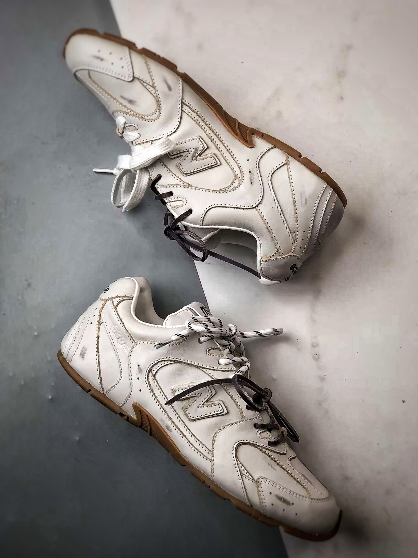 370 MiuMiu/缪缪 x New Balance 530 做旧白棕 联名复古运动休闲阿甘德训鞋 平底鞋