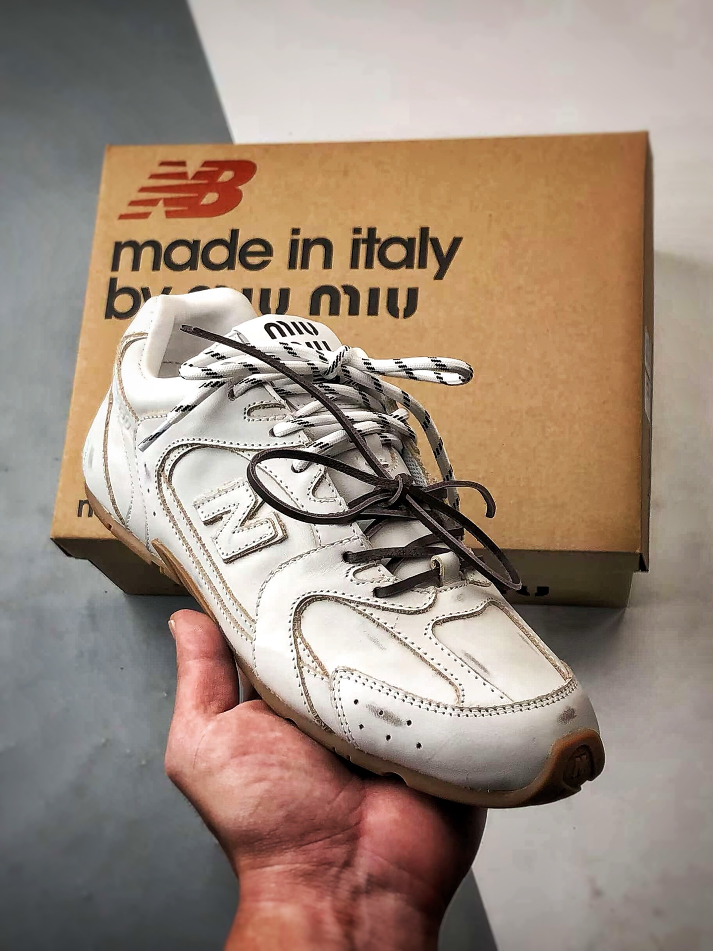 370 MiuMiu/缪缪 x New Balance 530 做旧白棕 联名复古运动休闲阿甘德训鞋 平底鞋