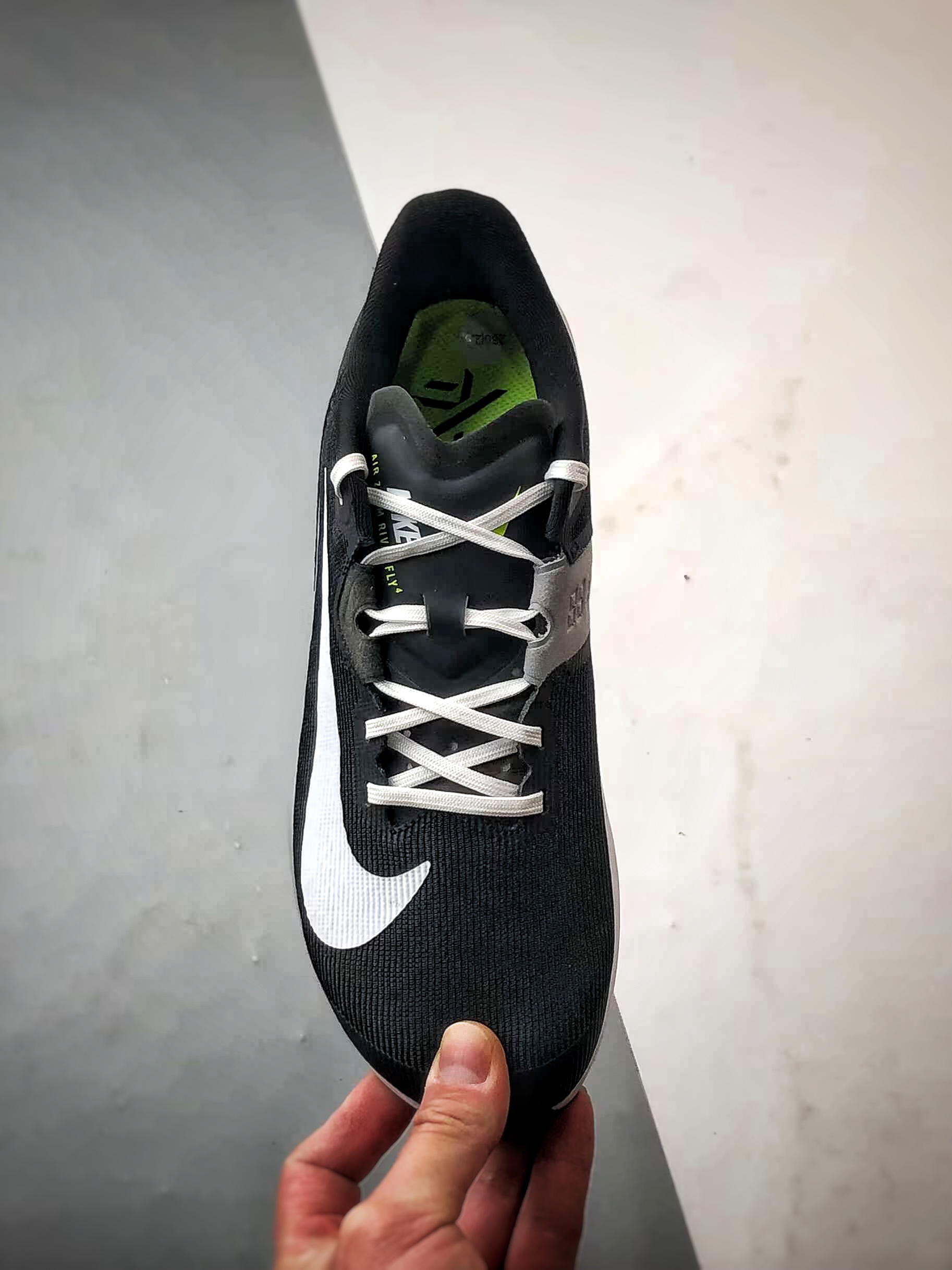 200 NK Air Zoom Rival Fly 4 黑白 竞速飞行4代轻质缓震透气跑步鞋  FV6040-800