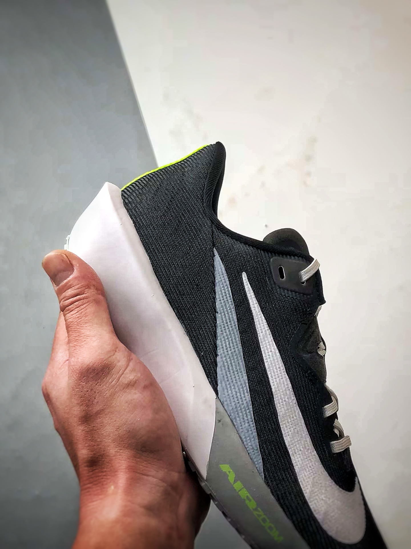 200 NK Air Zoom Rival Fly 4 黑白 竞速飞行4代轻质缓震透气跑步鞋  FV6040-800