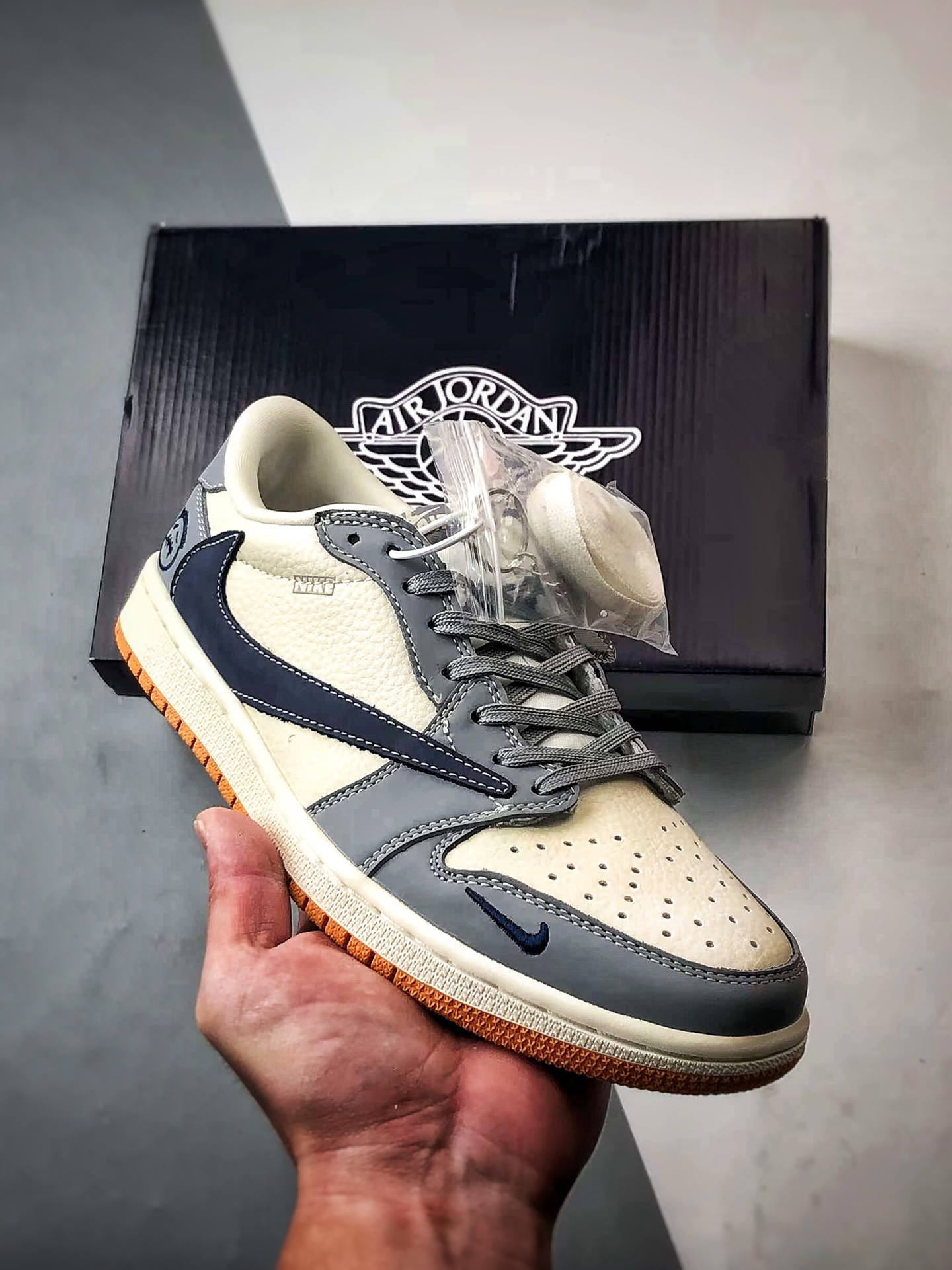 290 Air Jordan 1 Low OG ”高端定制” 鬼脸米灰蓝生胶倒钩   LD2025-005