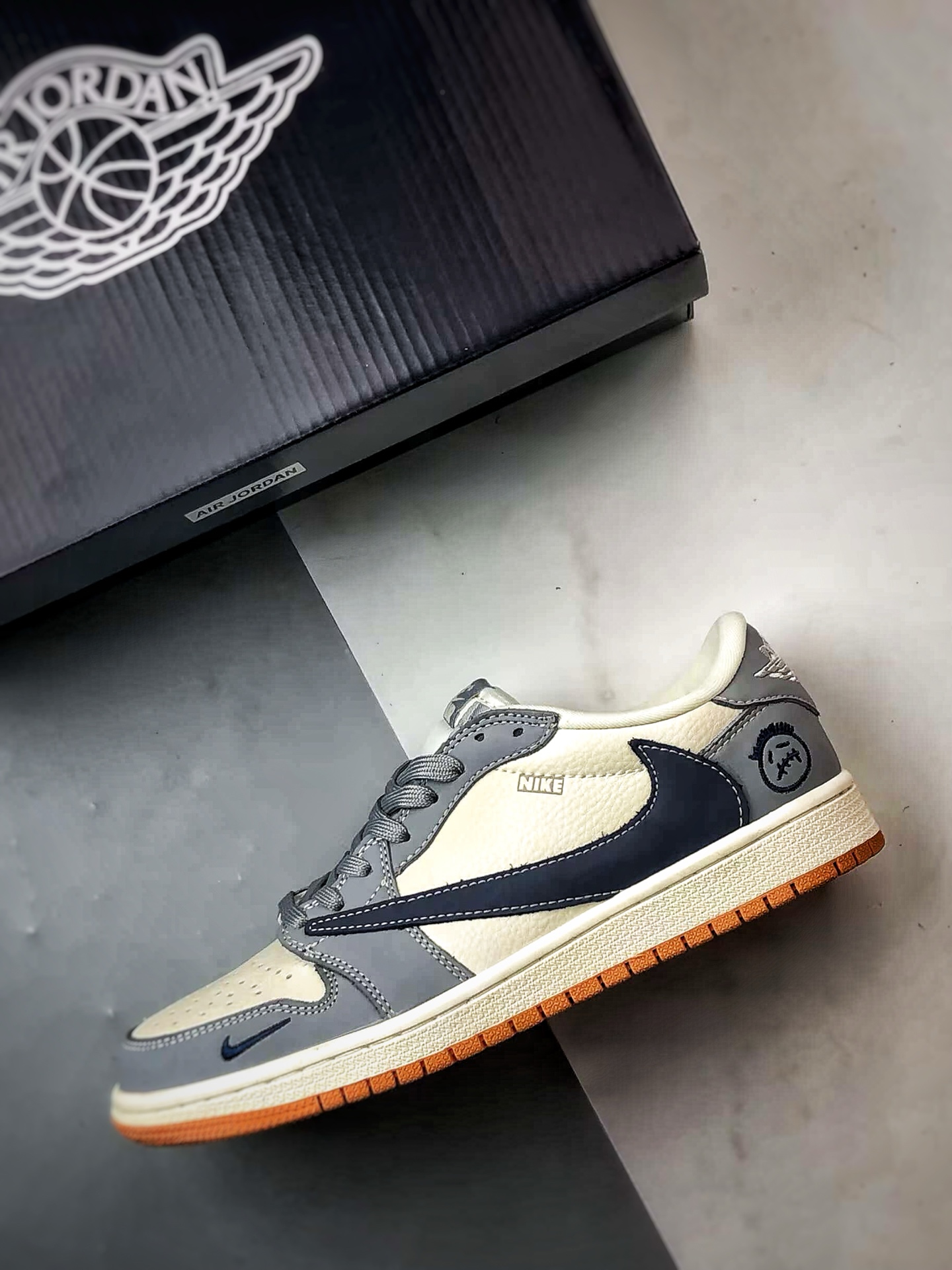 290 Air Jordan 1 Low OG ”高端定制” 鬼脸米灰蓝生胶倒钩   LD2025-005