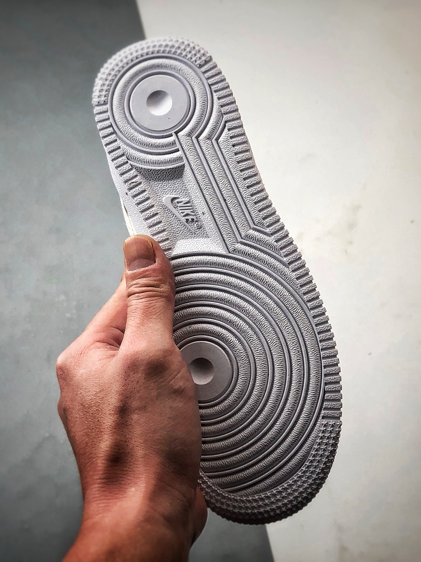 220 Air Force 1 '07 Low 乳白色  HQ3905-001