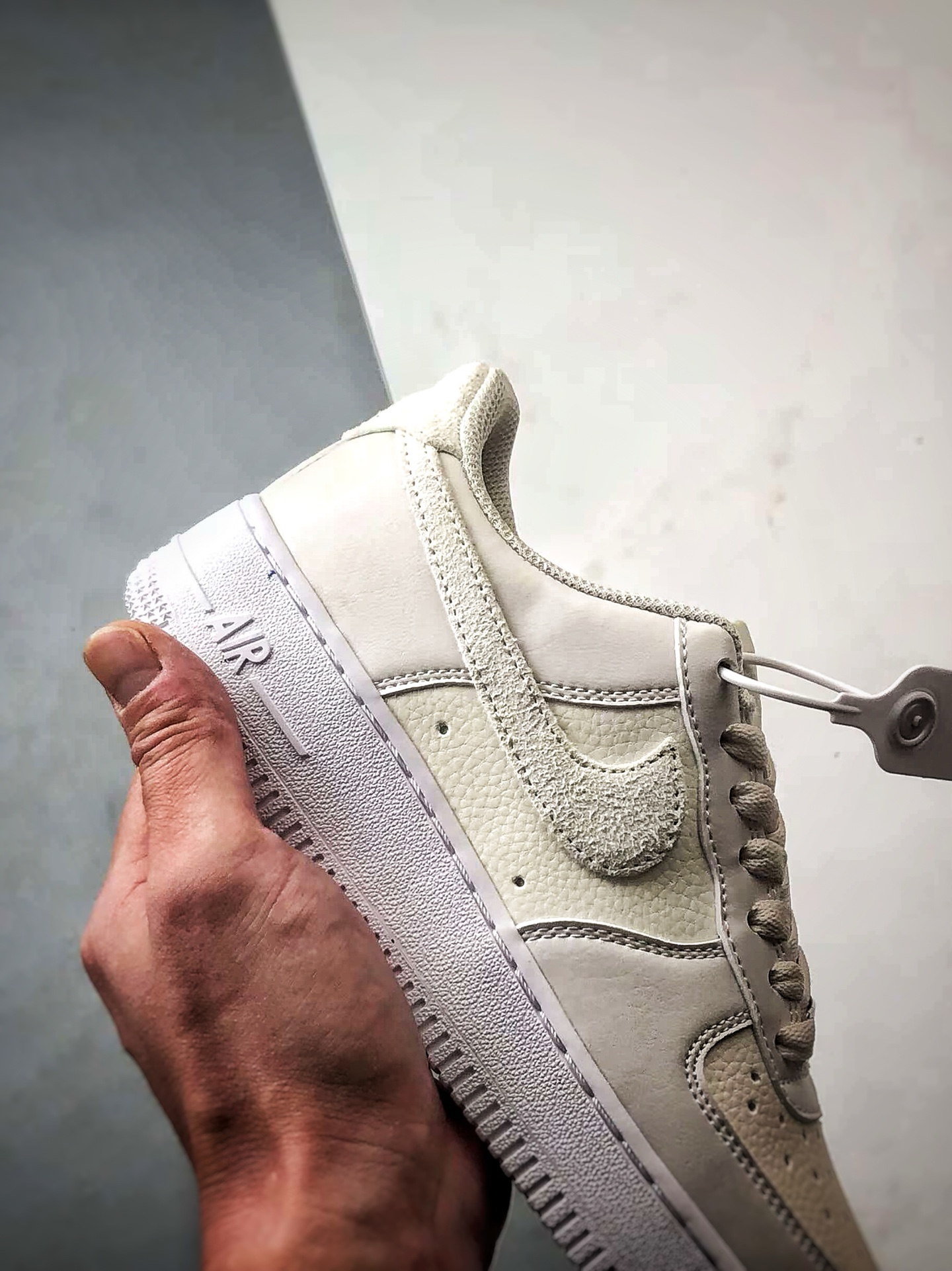 220 Air Force 1 '07 Low 乳白色  HQ3905-001
