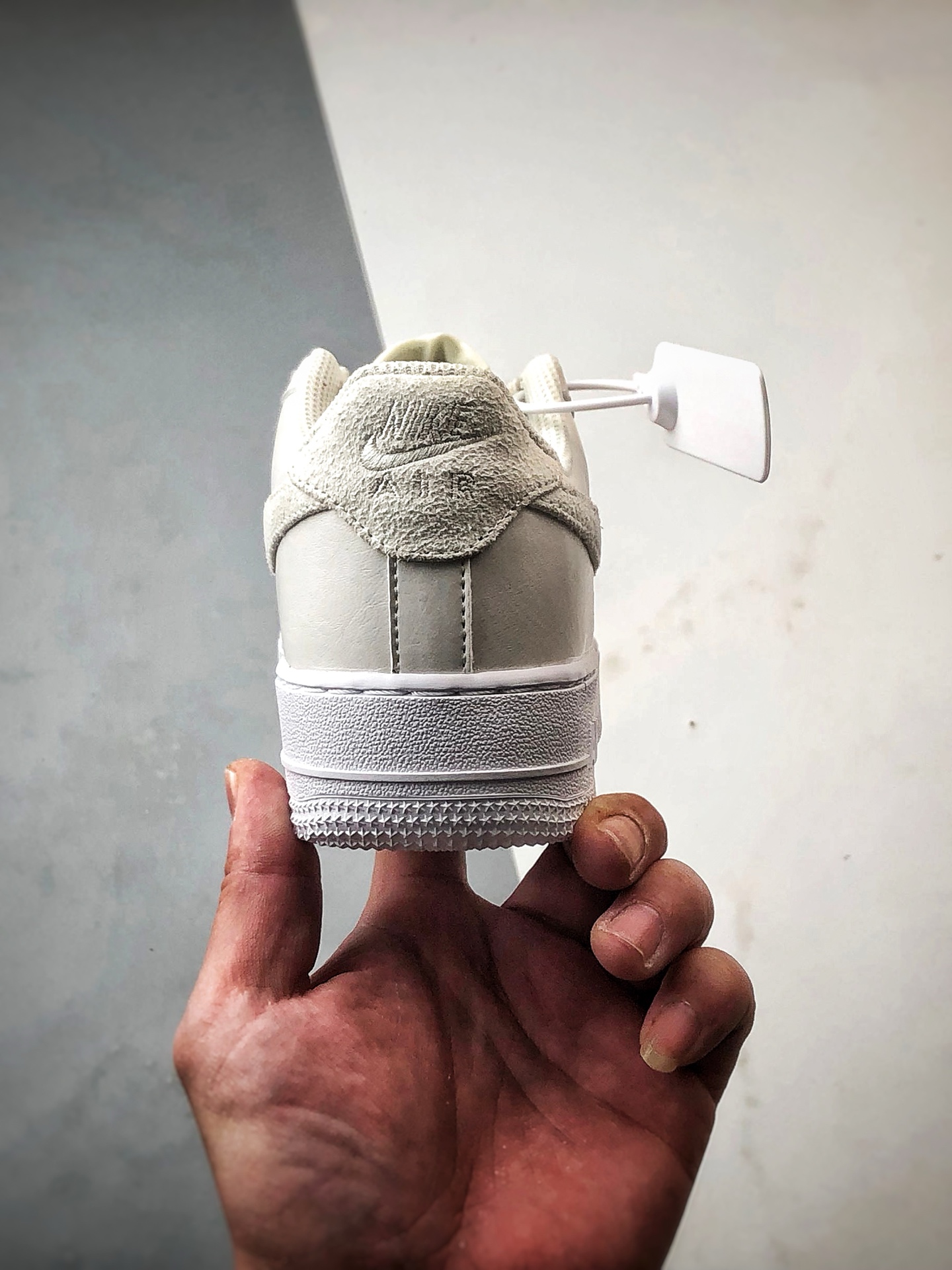 220 Air Force 1 '07 Low 乳白色  HQ3905-001