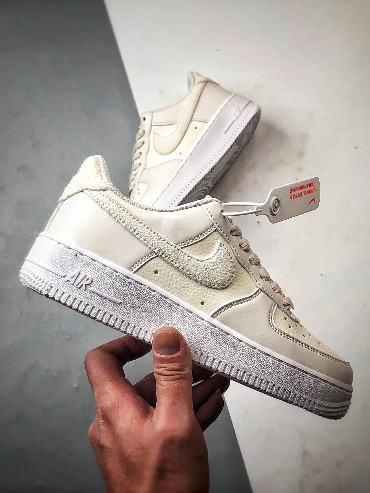 220 Air Force 1 '07 Low 乳白色  HQ3905-001