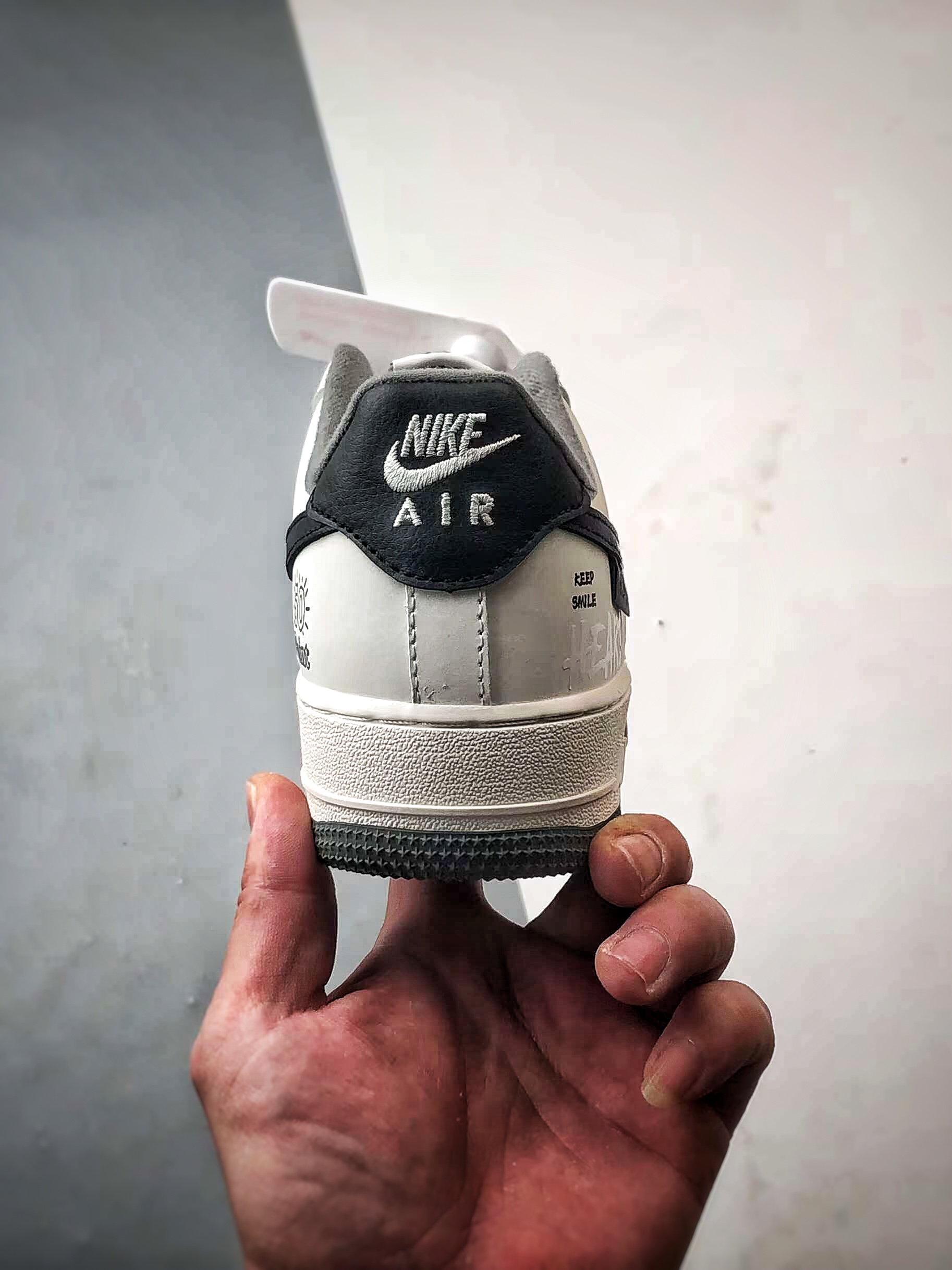 280 Air Force 1 '07 Low 50美分白黑灰涂鸦   DB3301-660