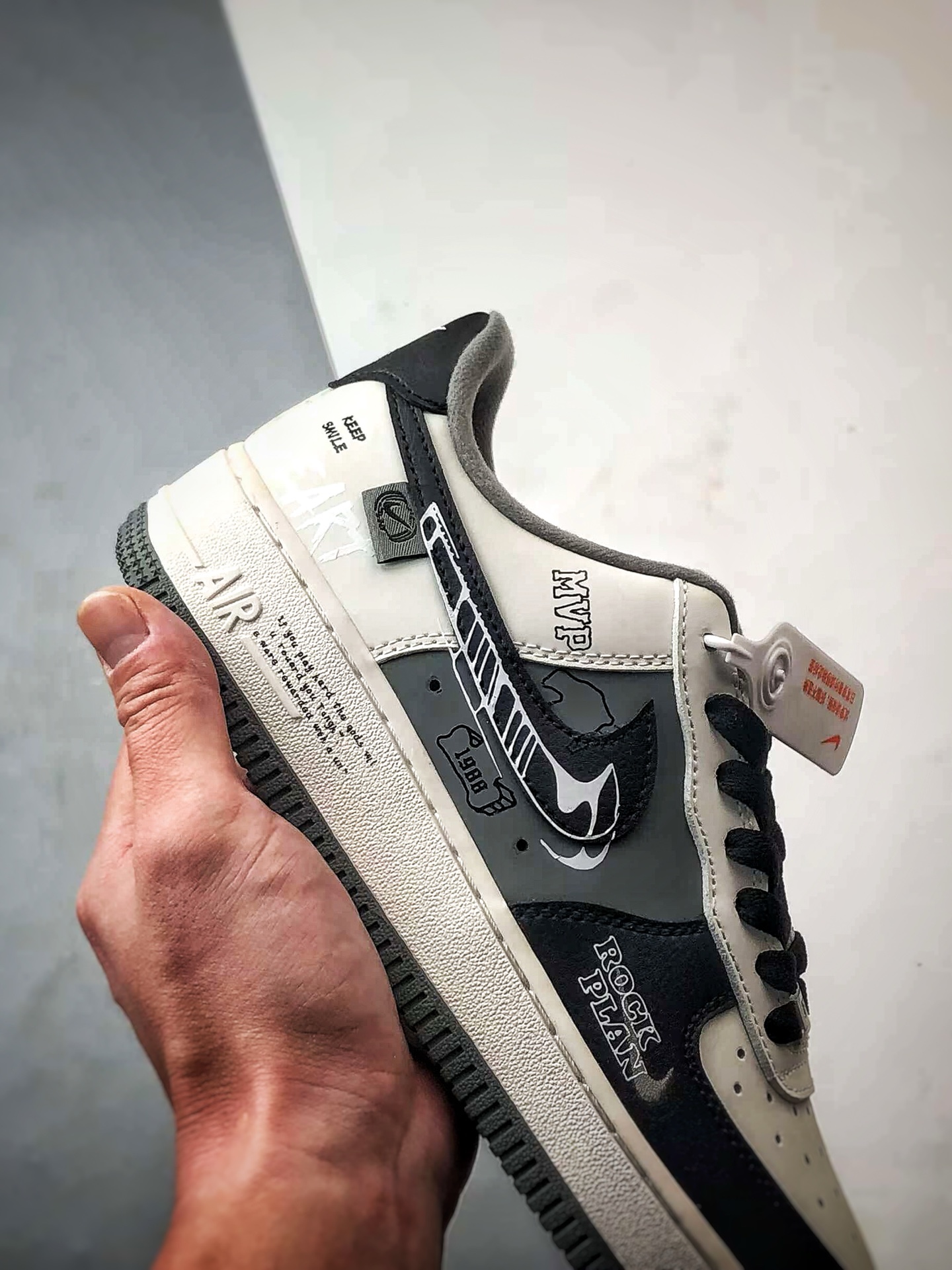 280 Air Force 1 '07 Low 50美分白黑灰涂鸦   DB3301-660