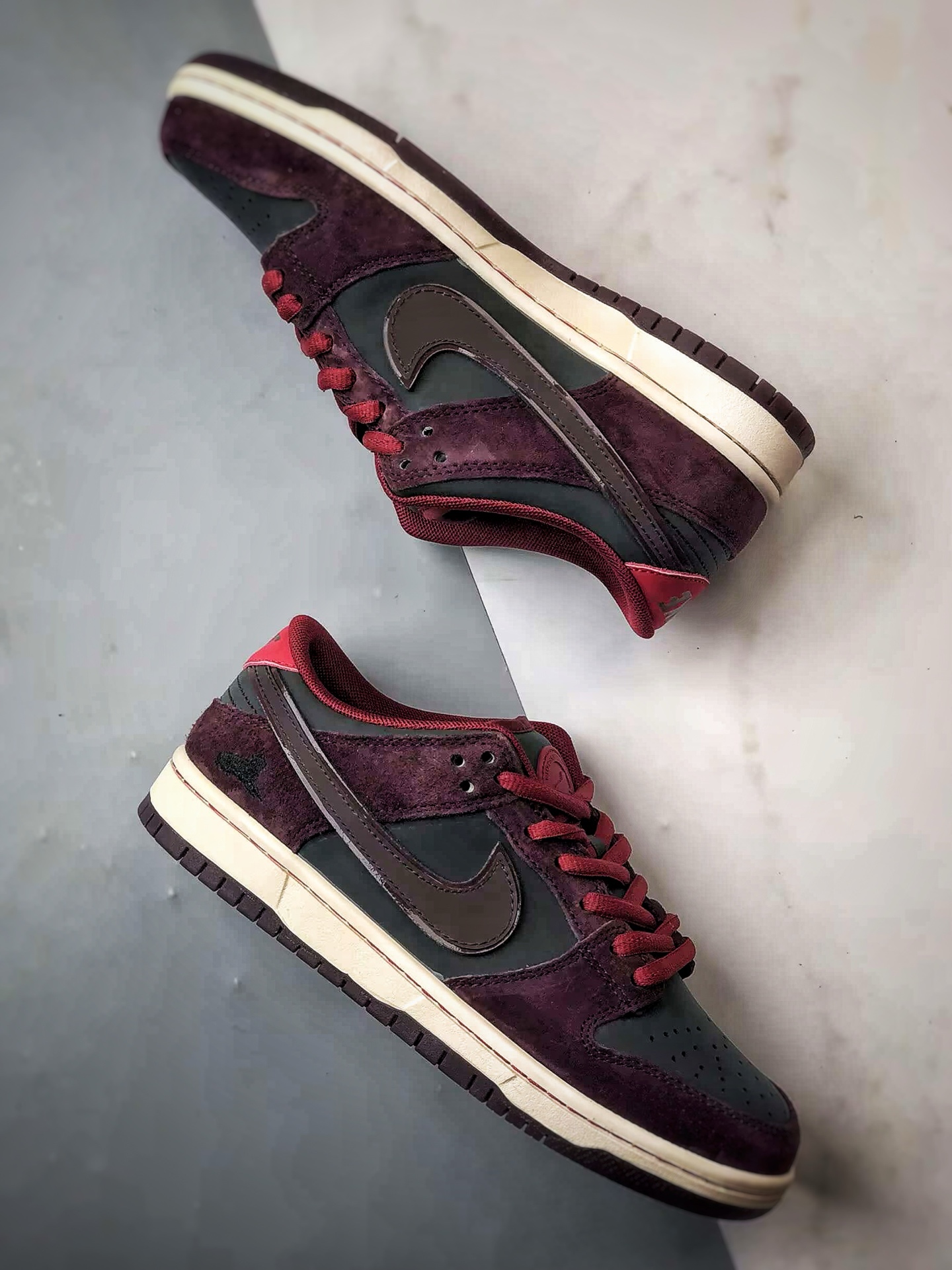 260 Riot Skateshop x NK SB Dunk Low 联名棕红 低帮休闲运动板鞋   FZ1289-200