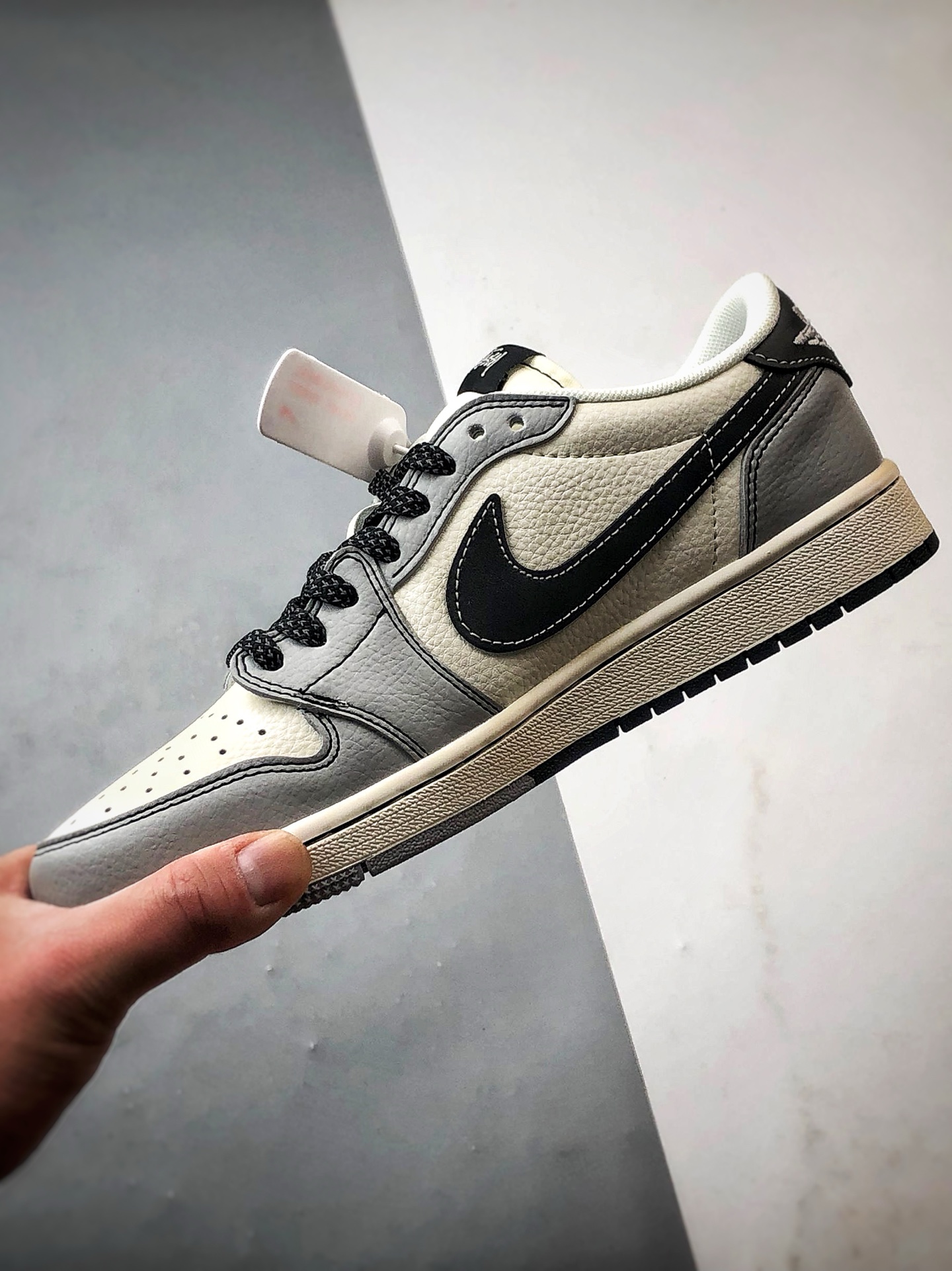 290 Air Jordan 1 Low OG ”高端定制” 斯图西白灰黑条纹倒钩 JJ2508-550