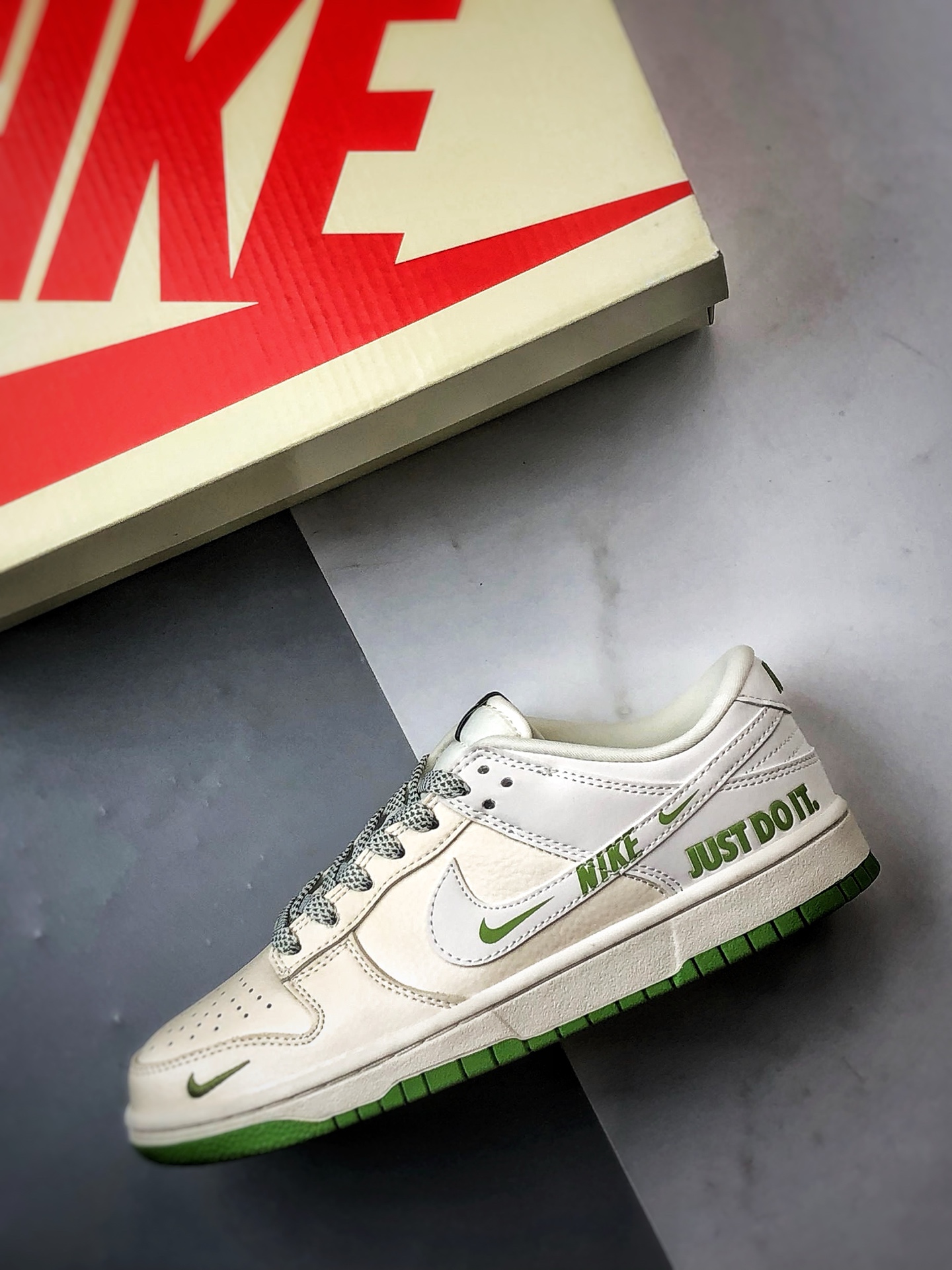 290 NK Dunk Low Retro ”DIY高端定制” 米白绿印字反光 低帮休闲运动板鞋   KK1333-042