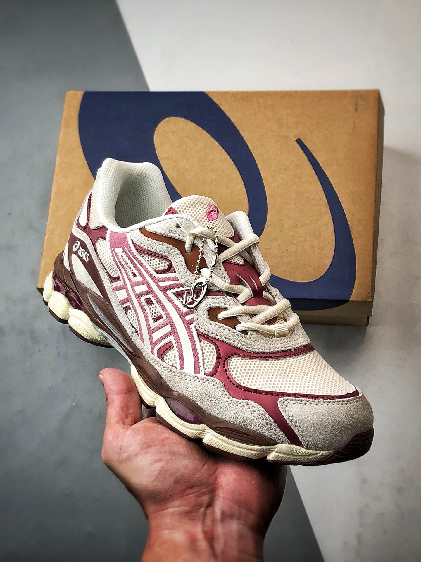 220 Asics Gel-NYC 复古单品 甜粉色 亚瑟士新款厚底街头运动休闲鞋
