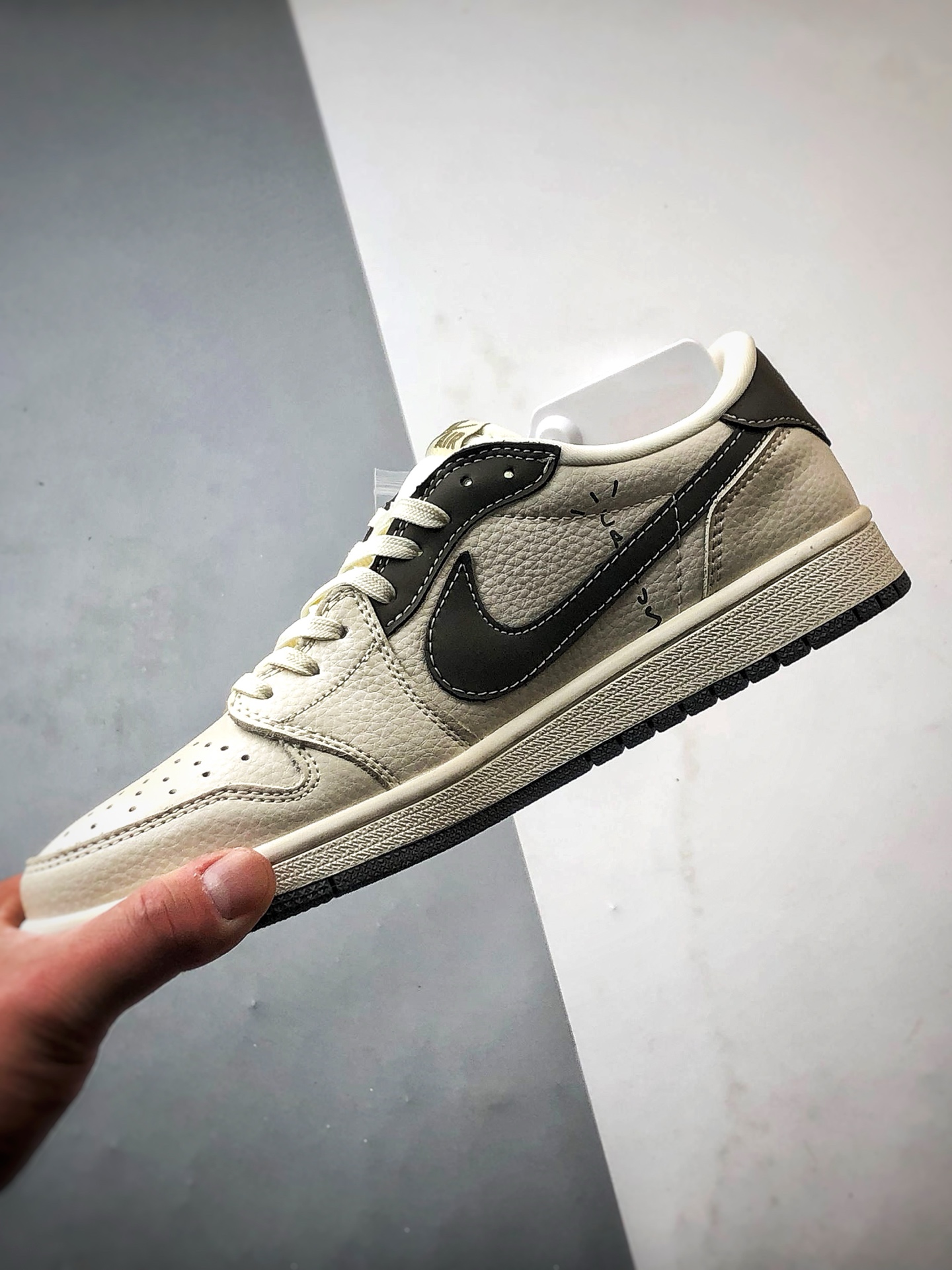 290 Air Jordan 1 Low OG ”高端定制” 迪奥米白灰绿倒钩  LD2025-006