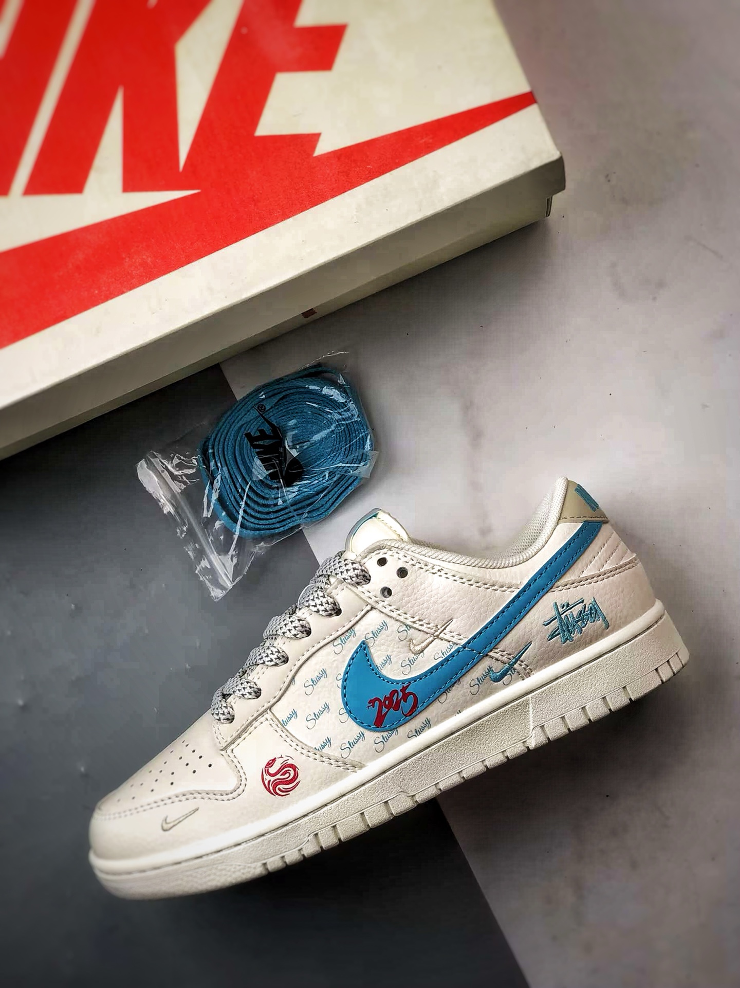 NK Dunk Low Retro ”DIY高端定制” 斯图西蛇年米白蓝 低帮休闲运动板鞋 SJ2068-281