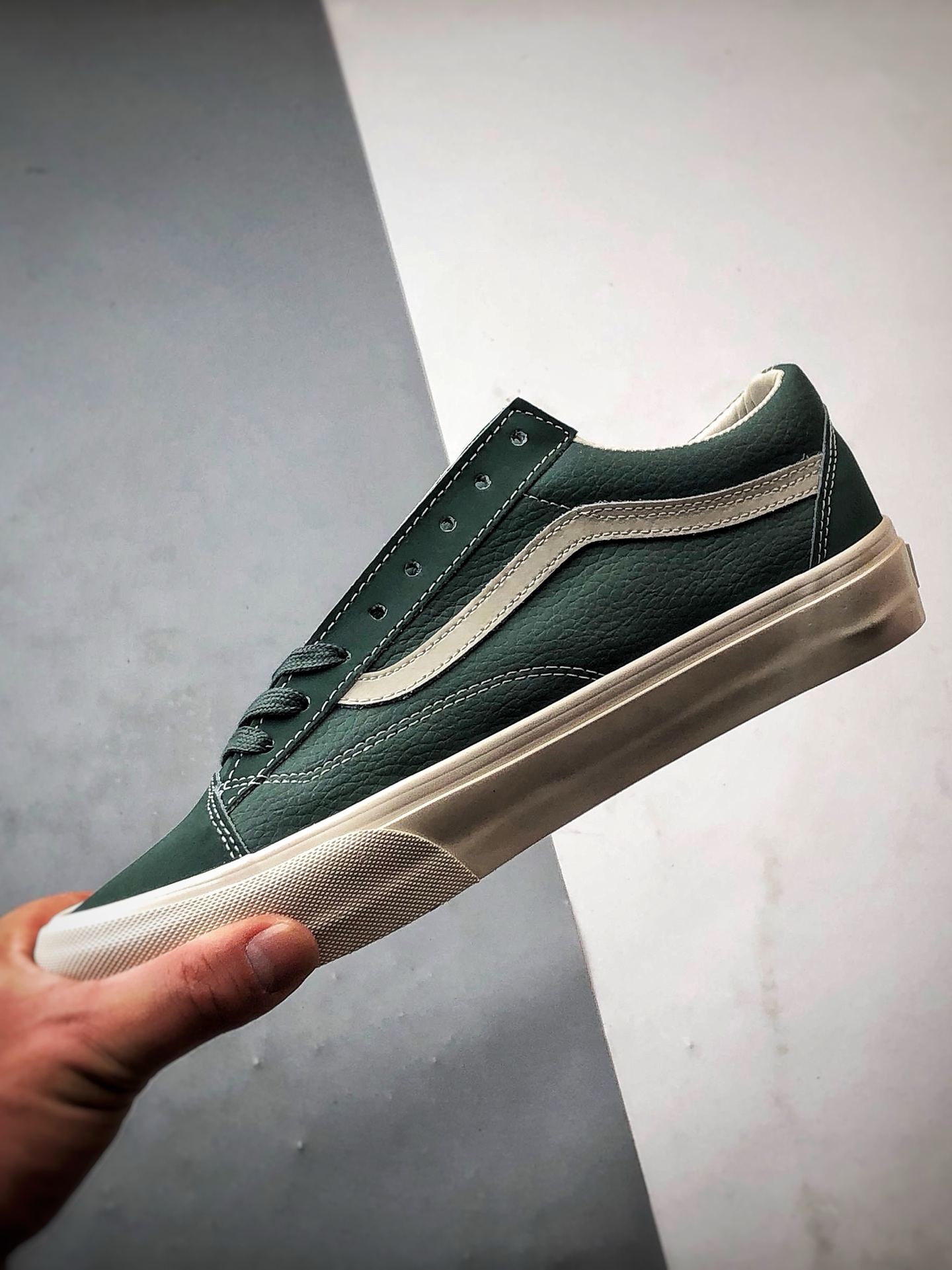 Vans Premium Old Skool 36 绿色 万斯官方 高端全皮质复古休闲板鞋 VN000D57FRS
