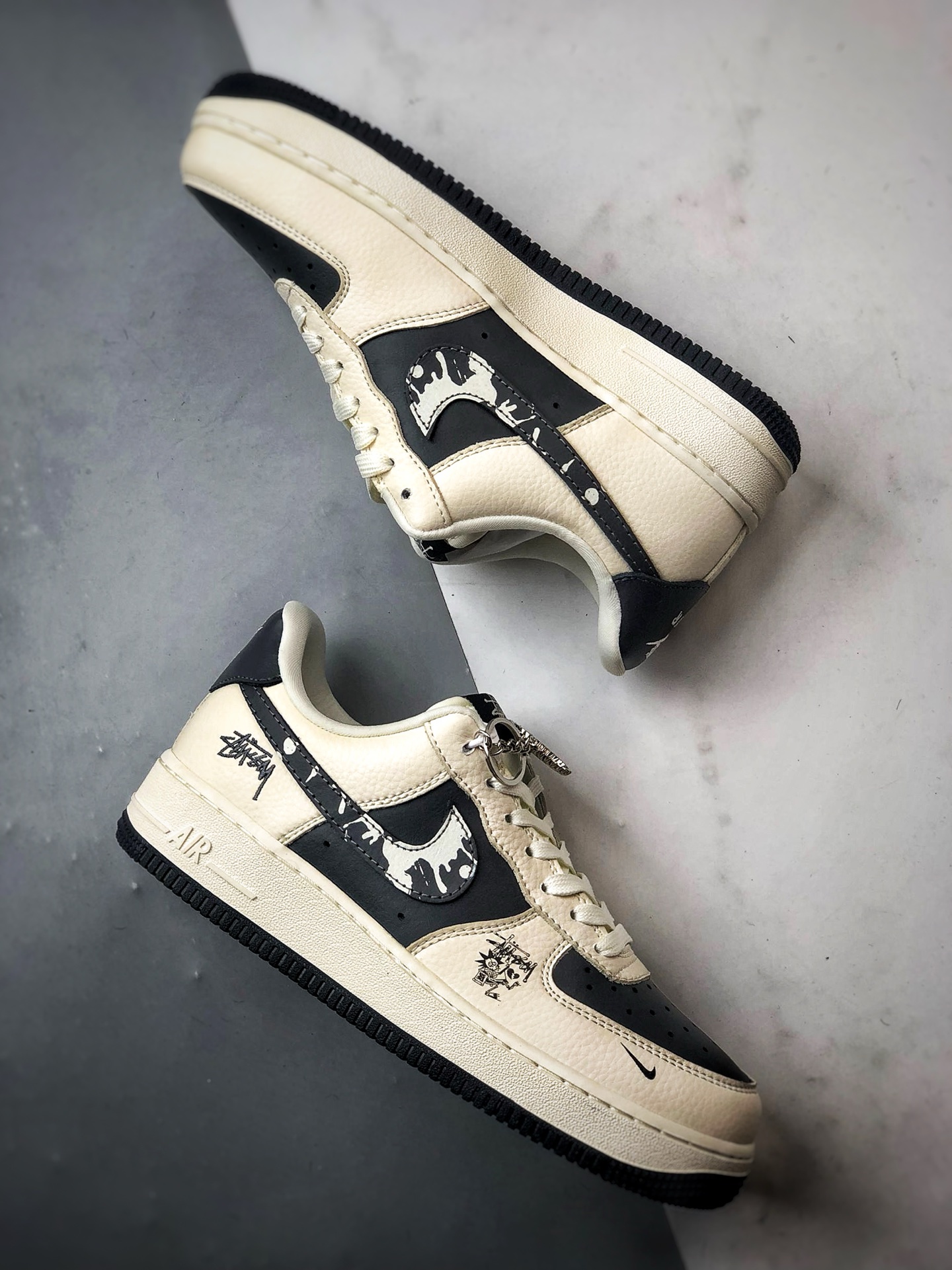 Stussy x Air Force 1 Low 米白深灰 DF0188-042