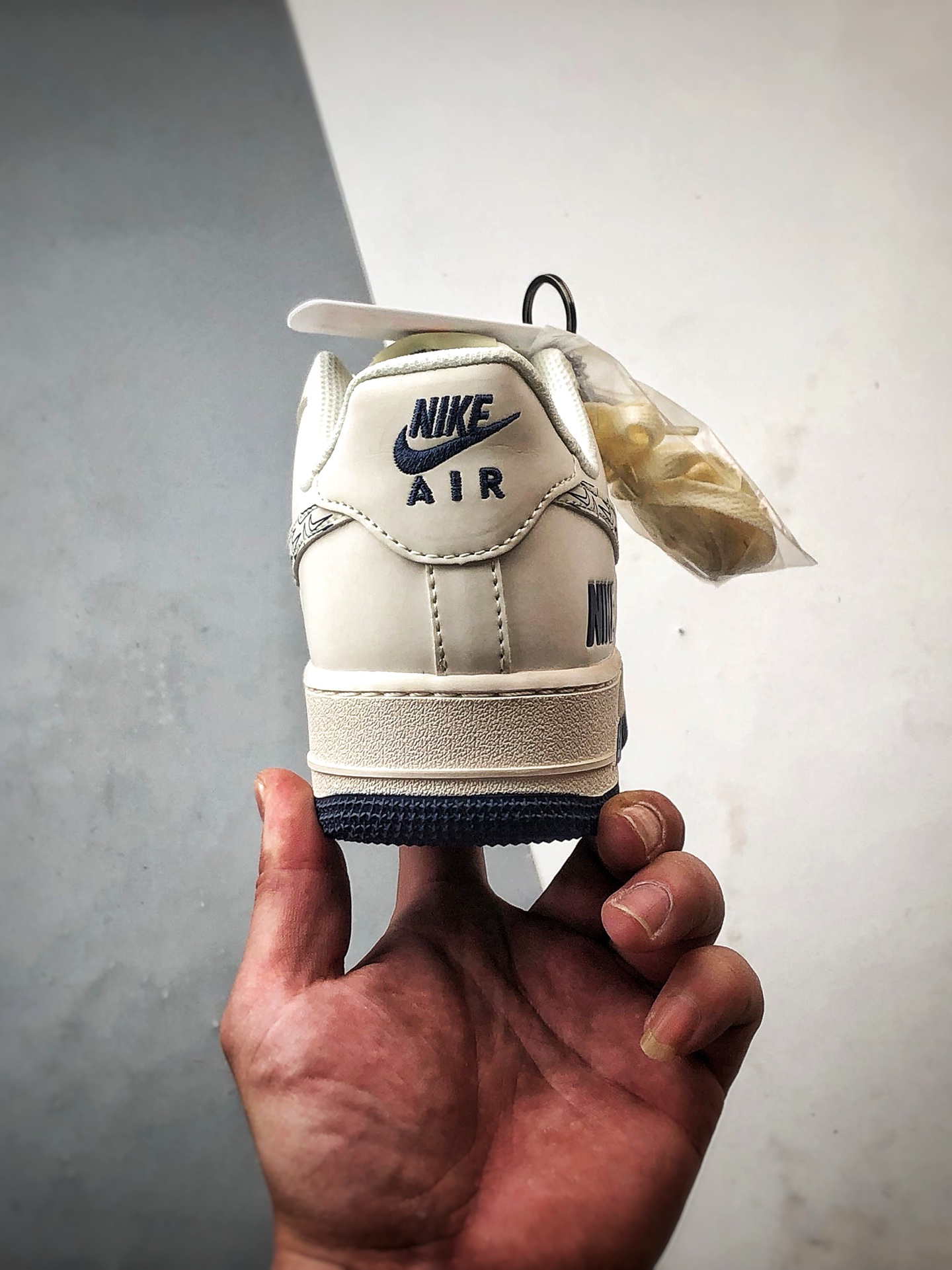 260 Air Force 1 '07 Low 米白藏蓝反光 HH7518-047
