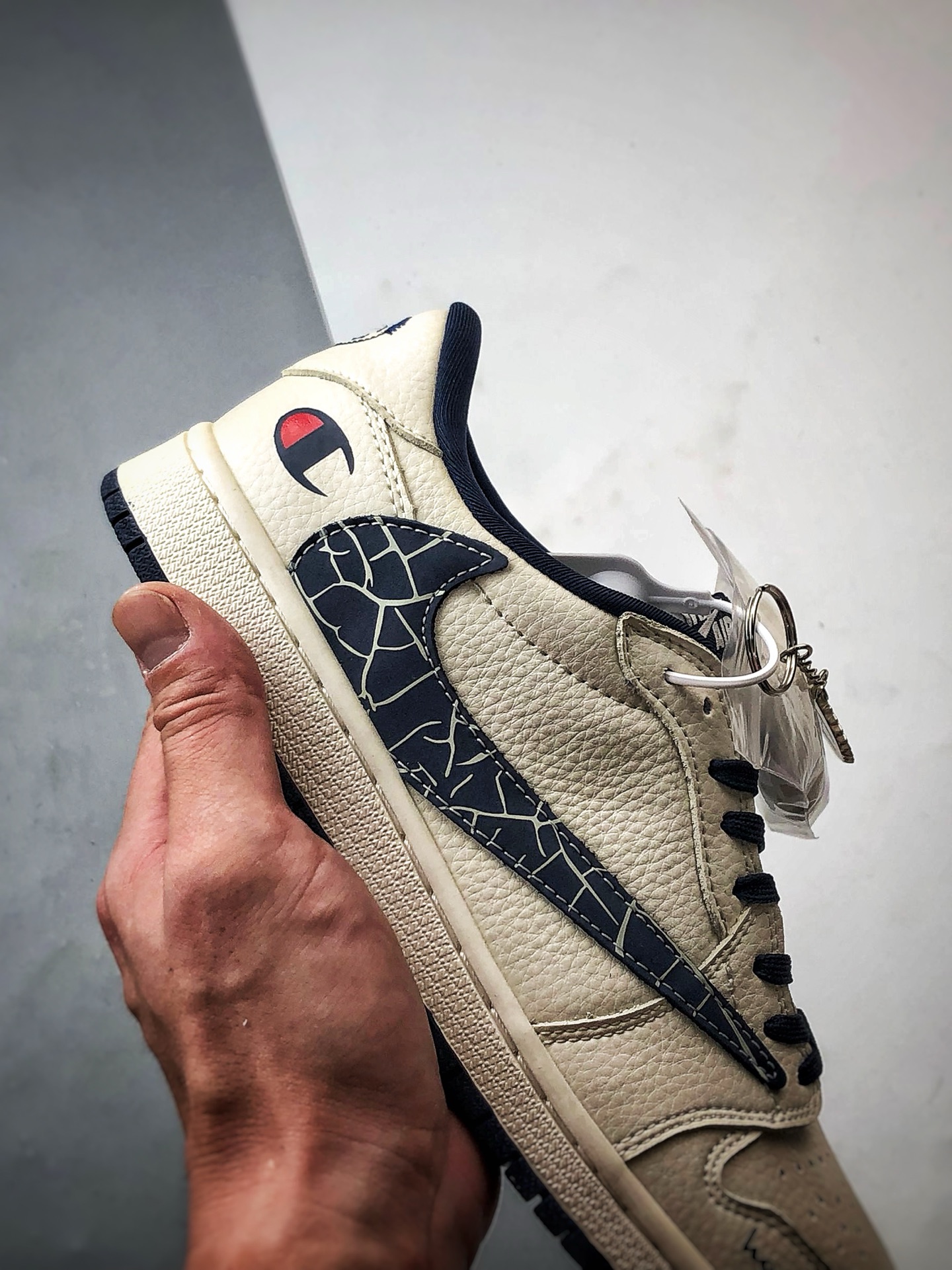 Air Jordan 1 Low ”高端定制” 冠军米藏青倒钩 LD2025-015