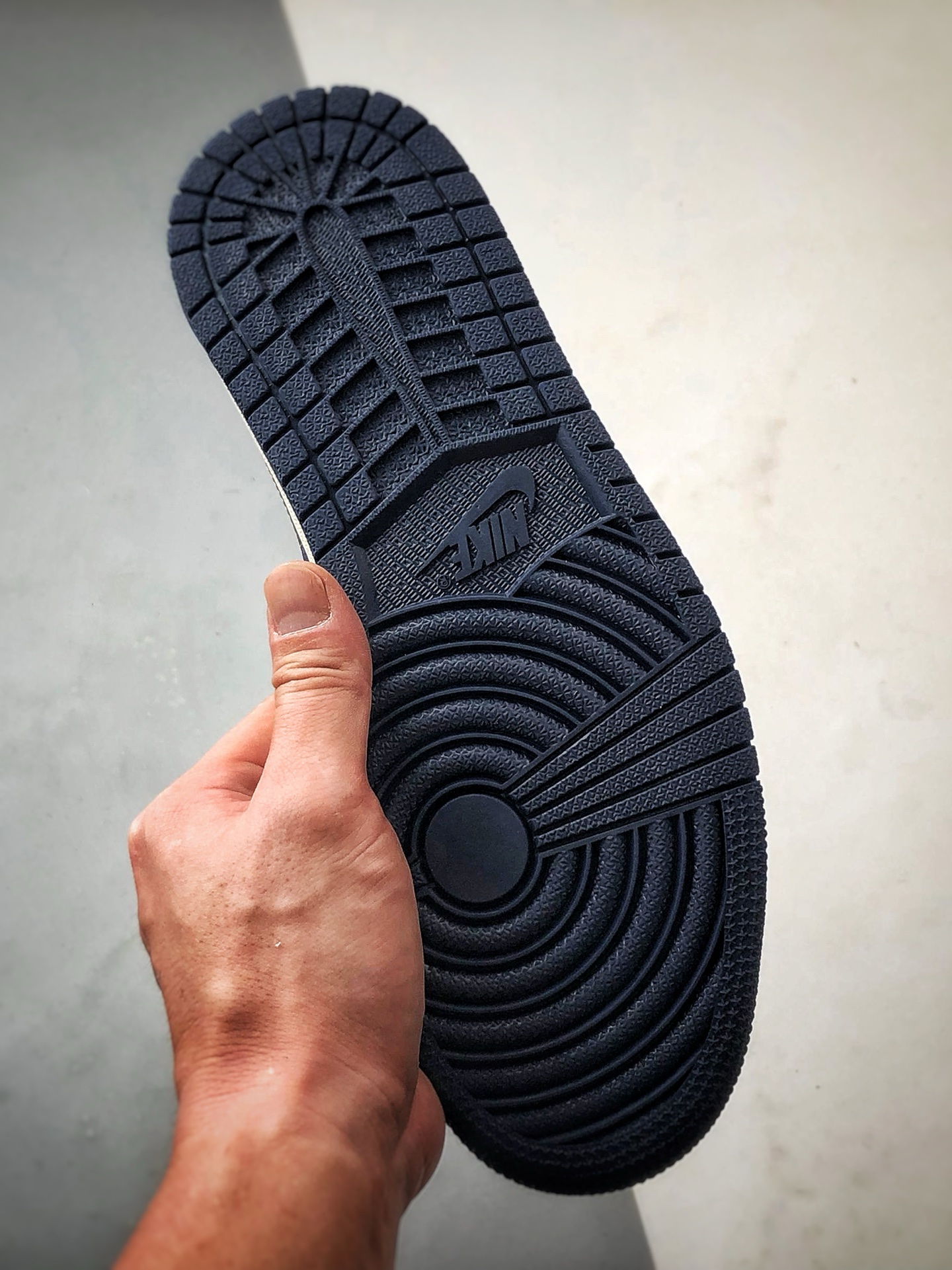Air Jordan 1 Low ”高端定制” 冠军米藏青倒钩 LD2025-015