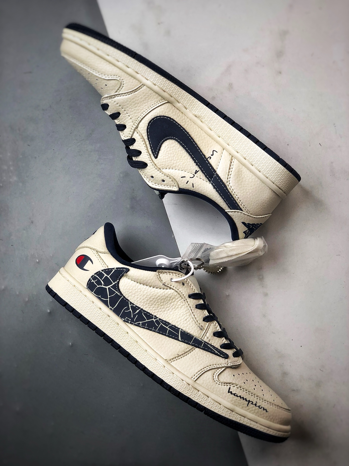 Air Jordan 1 Low ”高端定制” 冠军米藏青倒钩 LD2025-015