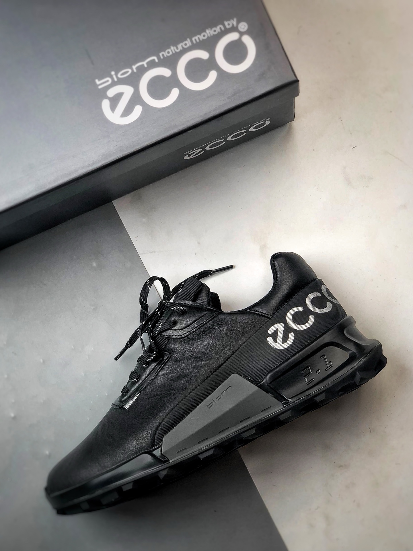 240 Ecco/爱步 健步B系列新款 高尔夫透气防滑运动跑步鞋